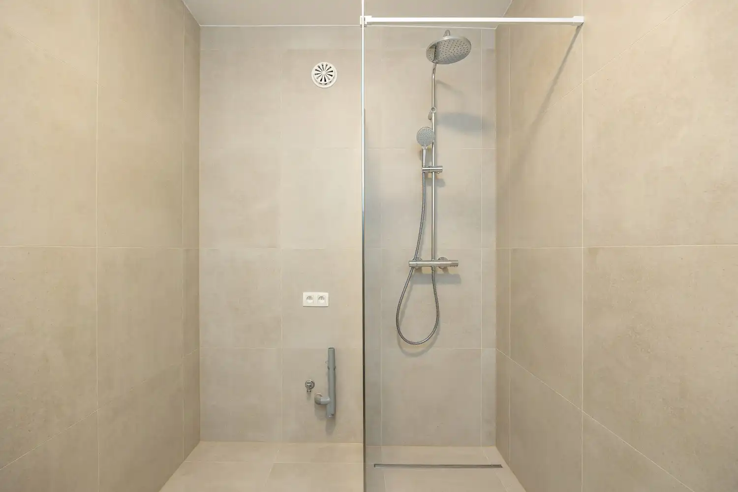 Instapklaar 2-slpk appartement van  83m² met terras op toplocatie! foto 15