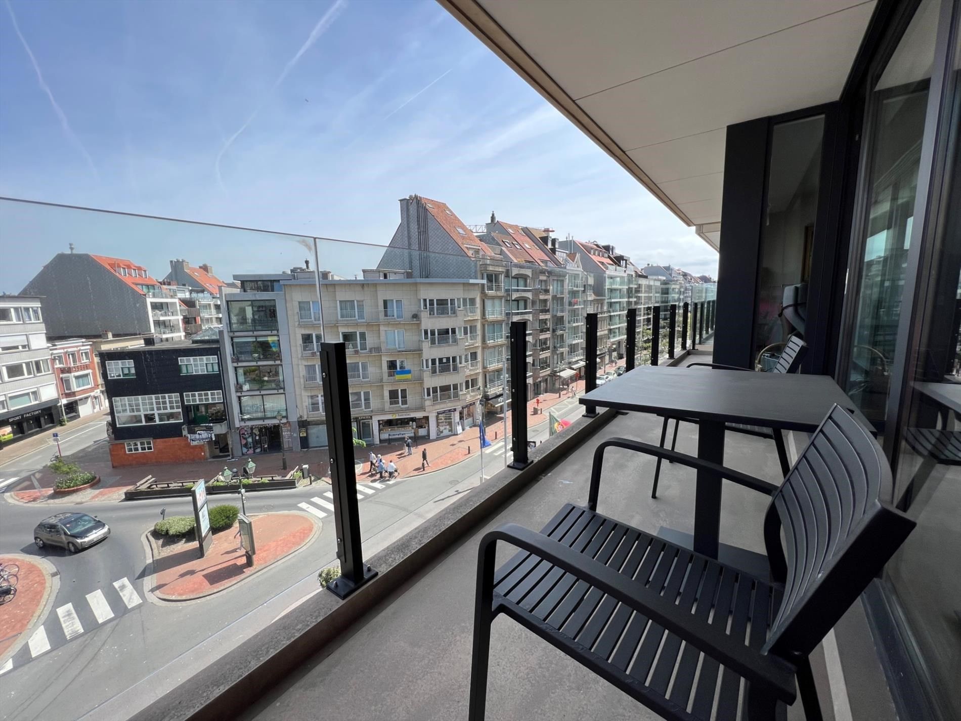 Prachtig appartement (150m²) met 2 slpk. gelegen in het centrum van Knokke (façade van 10 m).  foto 5