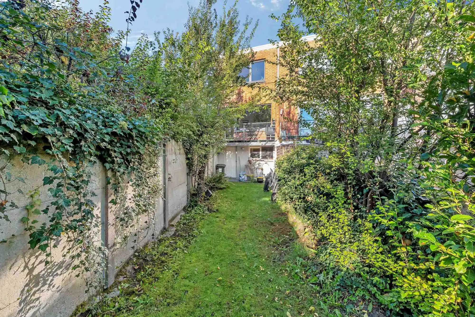 Te renoveren halfopen woning met tuin op toplocatie foto 13