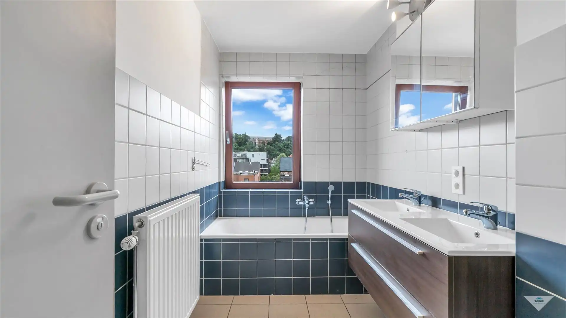 Instapklaar duplexappartement met garagebox op toplocatie! foto 12