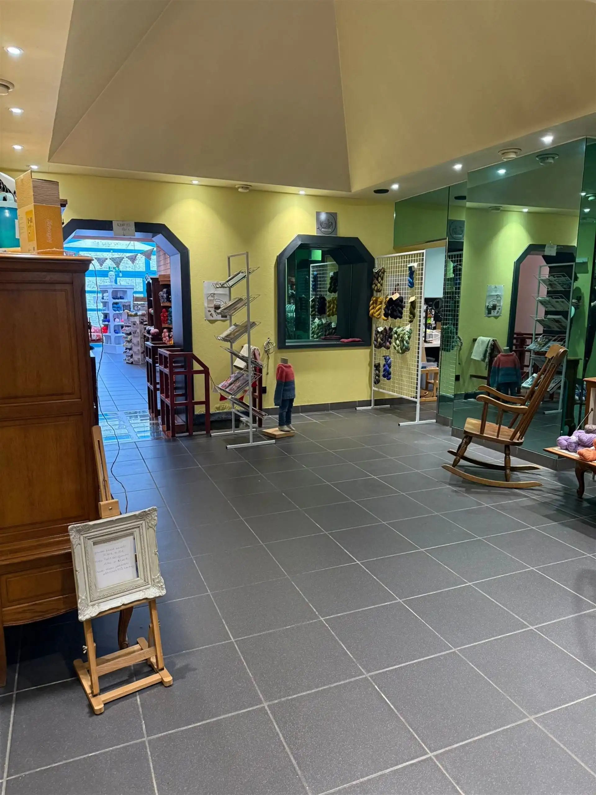 Handelspand met grote etalage op een toplocatie aan de Grote Markt te Mechelen! foto 11