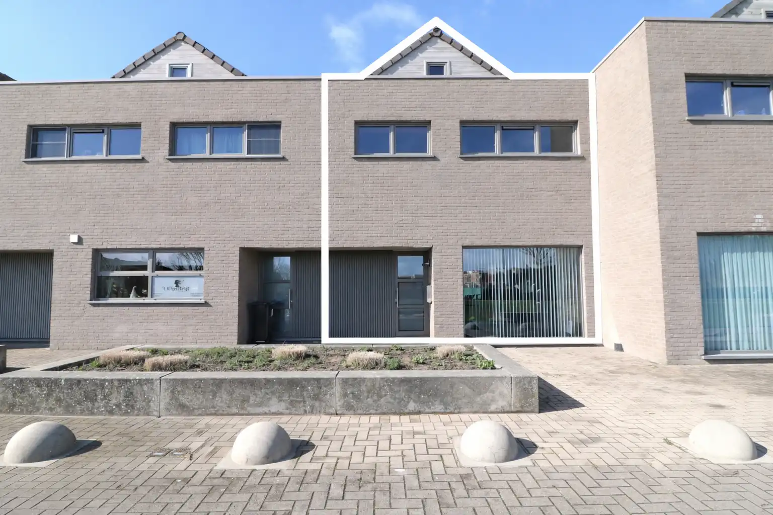 Recente woning met 3 grote slaapkamers, mooie tuin en mogelijkheid tot aankoop carport.  foto 18