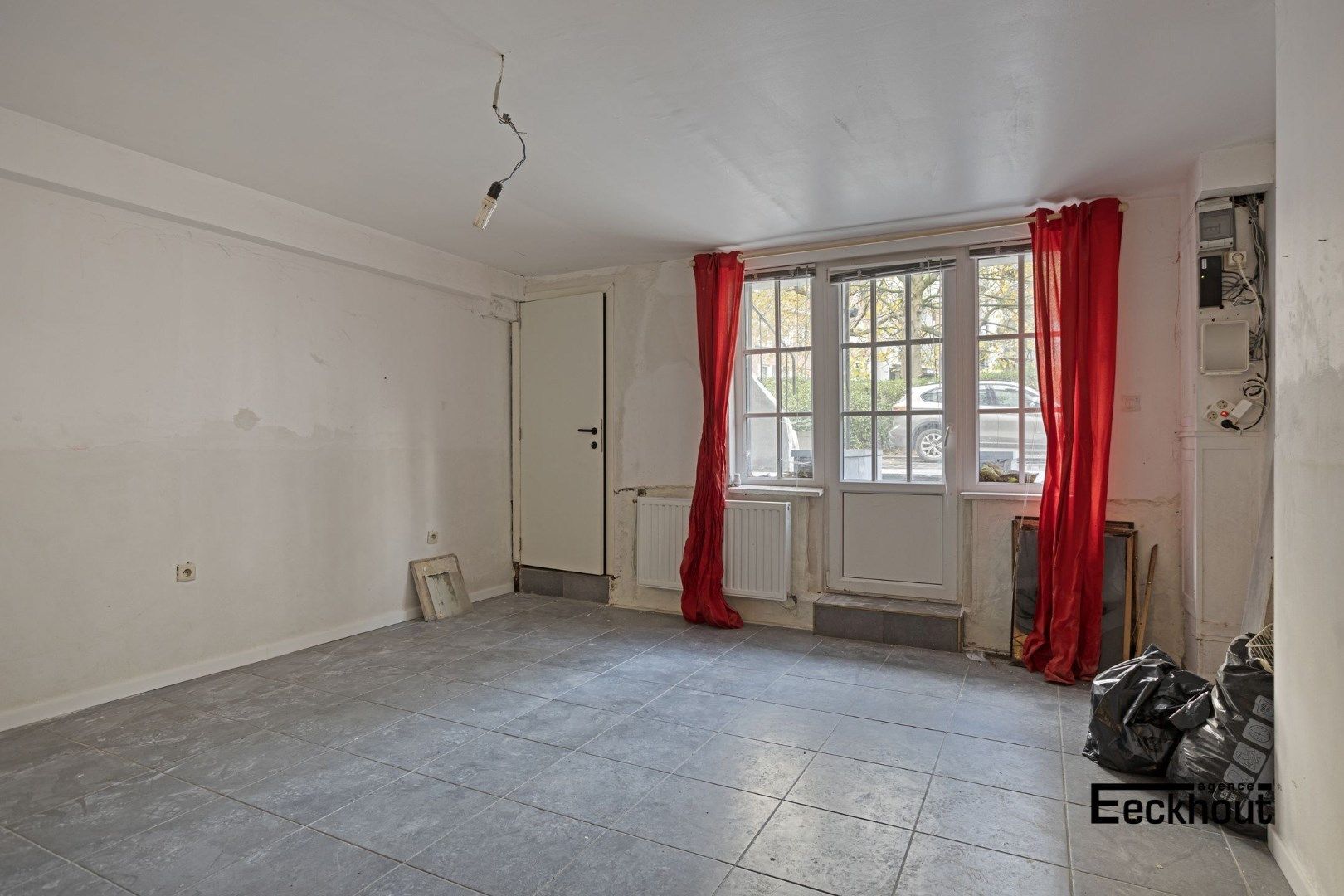 Uniek en ruim (351 m²) herenhuis met garages op topligging te Oostende ! foto 26