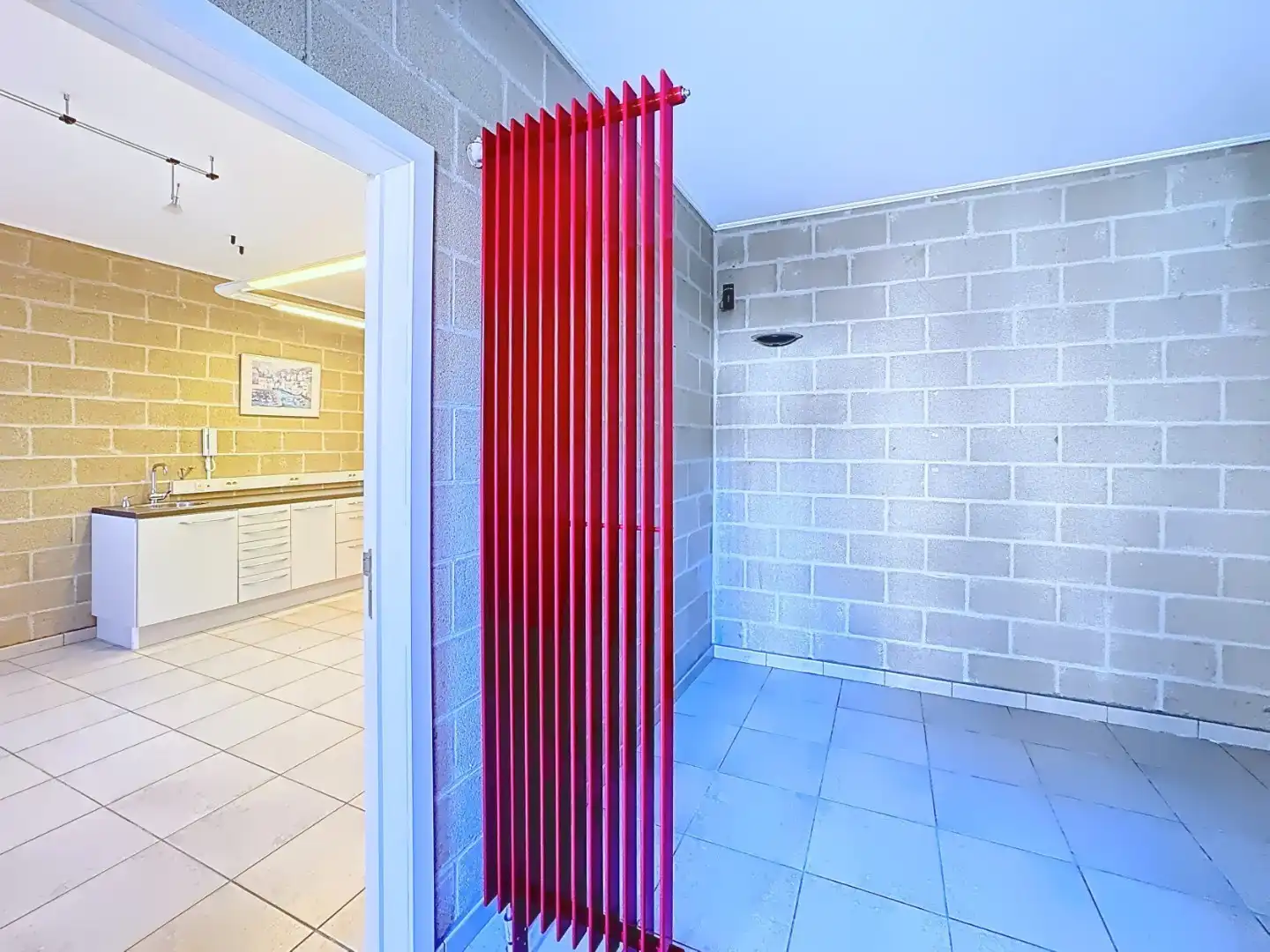 Handelspand/praktijkruimte gelegen in de dorpskern van Merendree foto 3