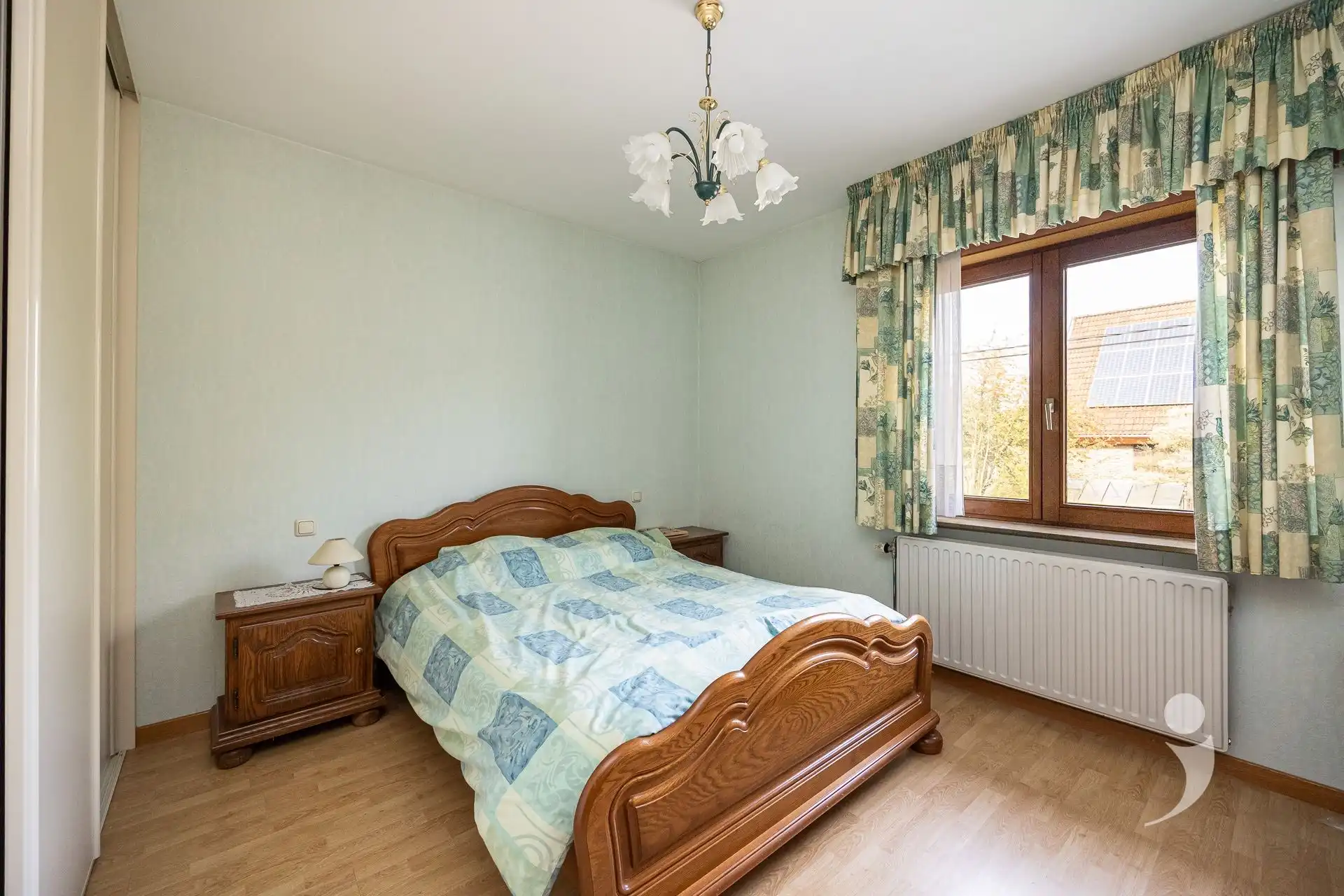 Instapklare en ruime woning met zicht op de velden! foto 18