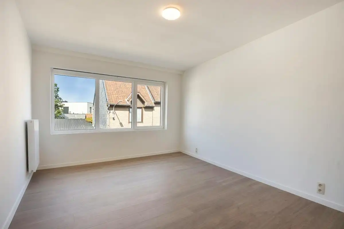 Modern, energiezuinig en instapklaar huis te koop in Poperinge foto 23