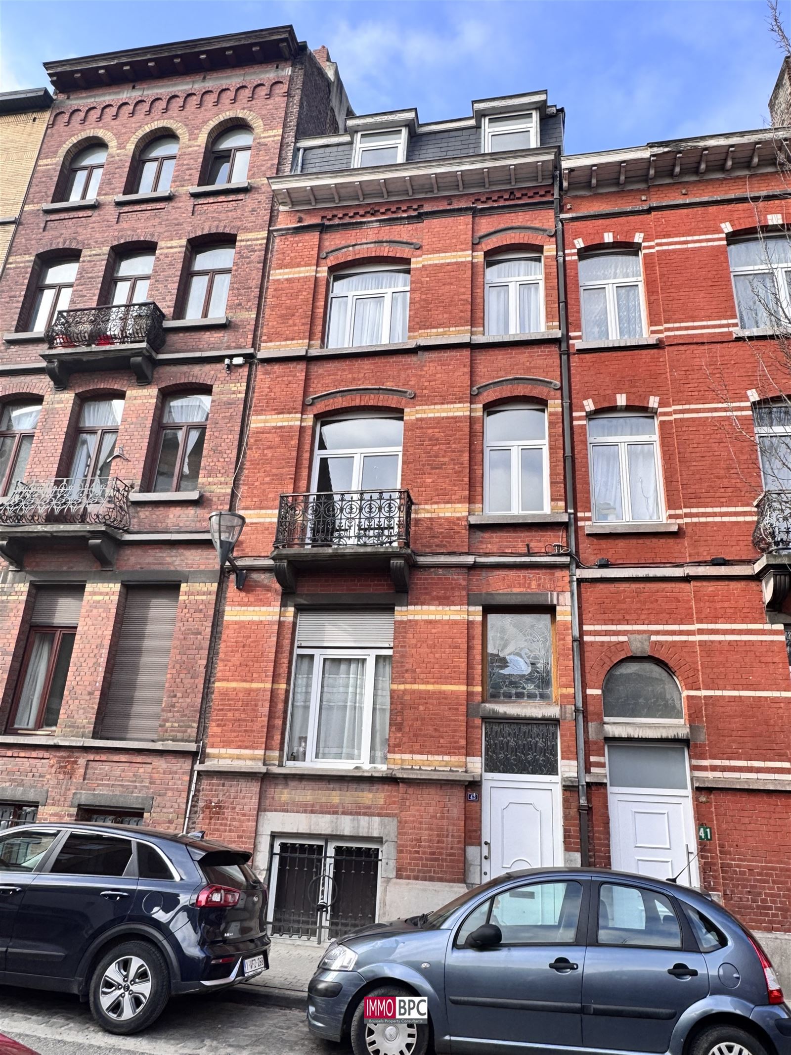 Opbrengstengsteigendom met 3 wooneenheden foto 2