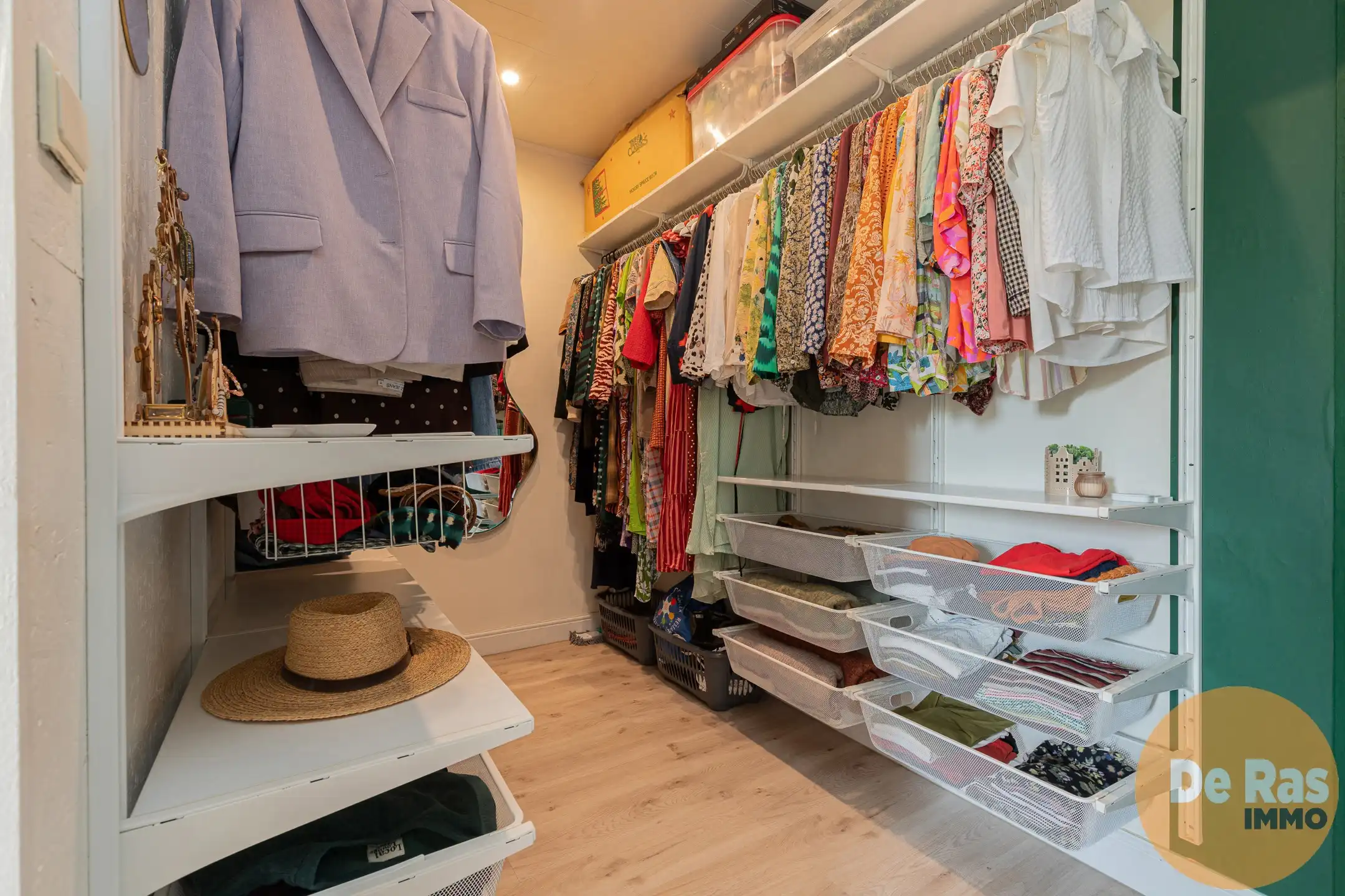 WETTEREN - Instapklare woning met twee slpks en terras foto 12