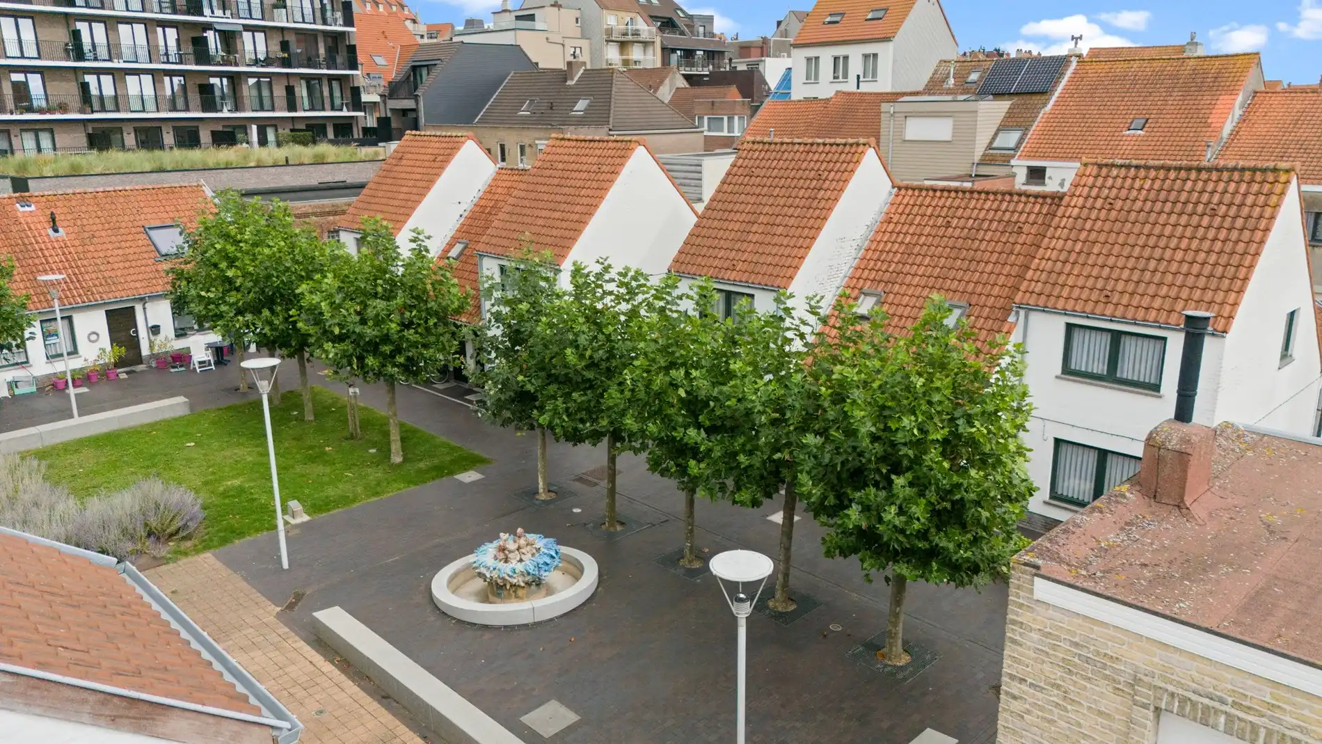 Te renoveren hoekwoning in het centrum van Heist-aan-Zee foto 4