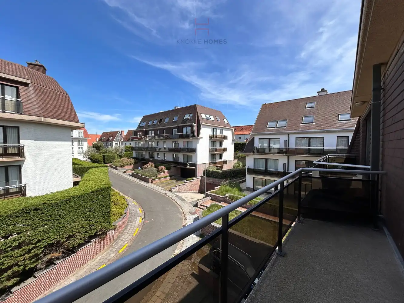 Lichtrijk en gemeubeld 2-slaapkamer appartement in Duinbergen foto 9