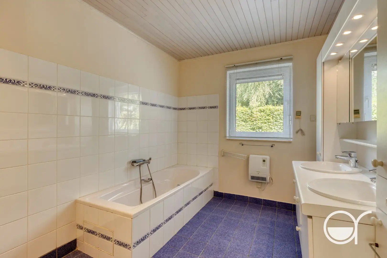 Rustig gelegen villa in doodlopende straat foto 12