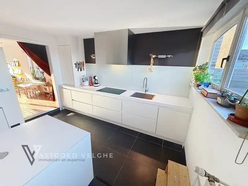 🌿 Goed onderhouden woning met 4 slaapkamers, grote garagebox/werkplaats & energiezuinige voorzieningen in Uikhoven foto 5