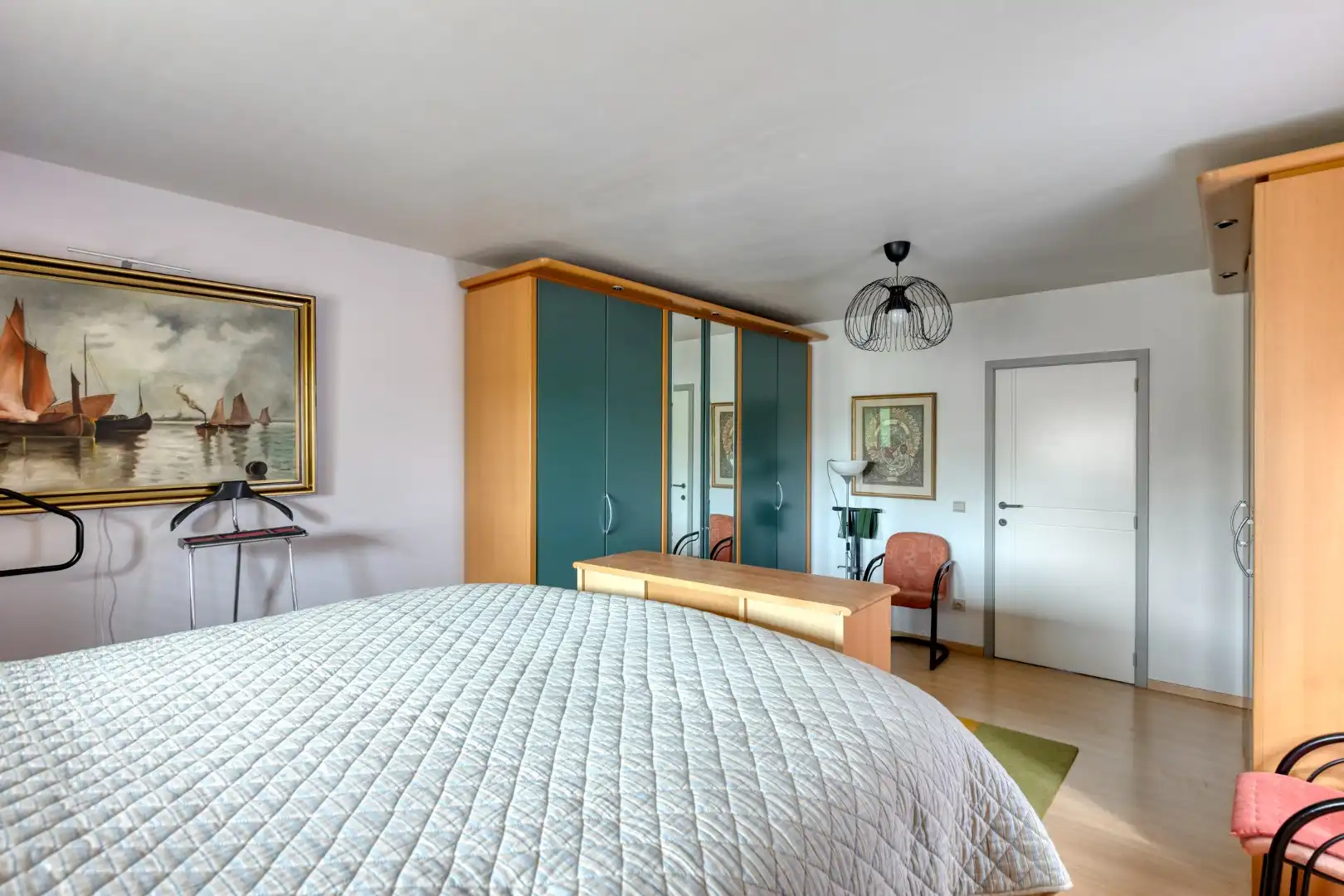 Riante gezinswoning met tuin en garage foto 10