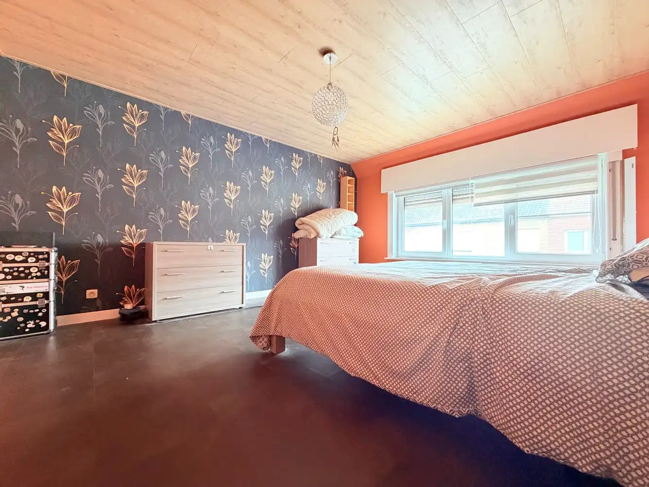Ruime woning met  4 slaapkamers en gezellige tuin foto 8