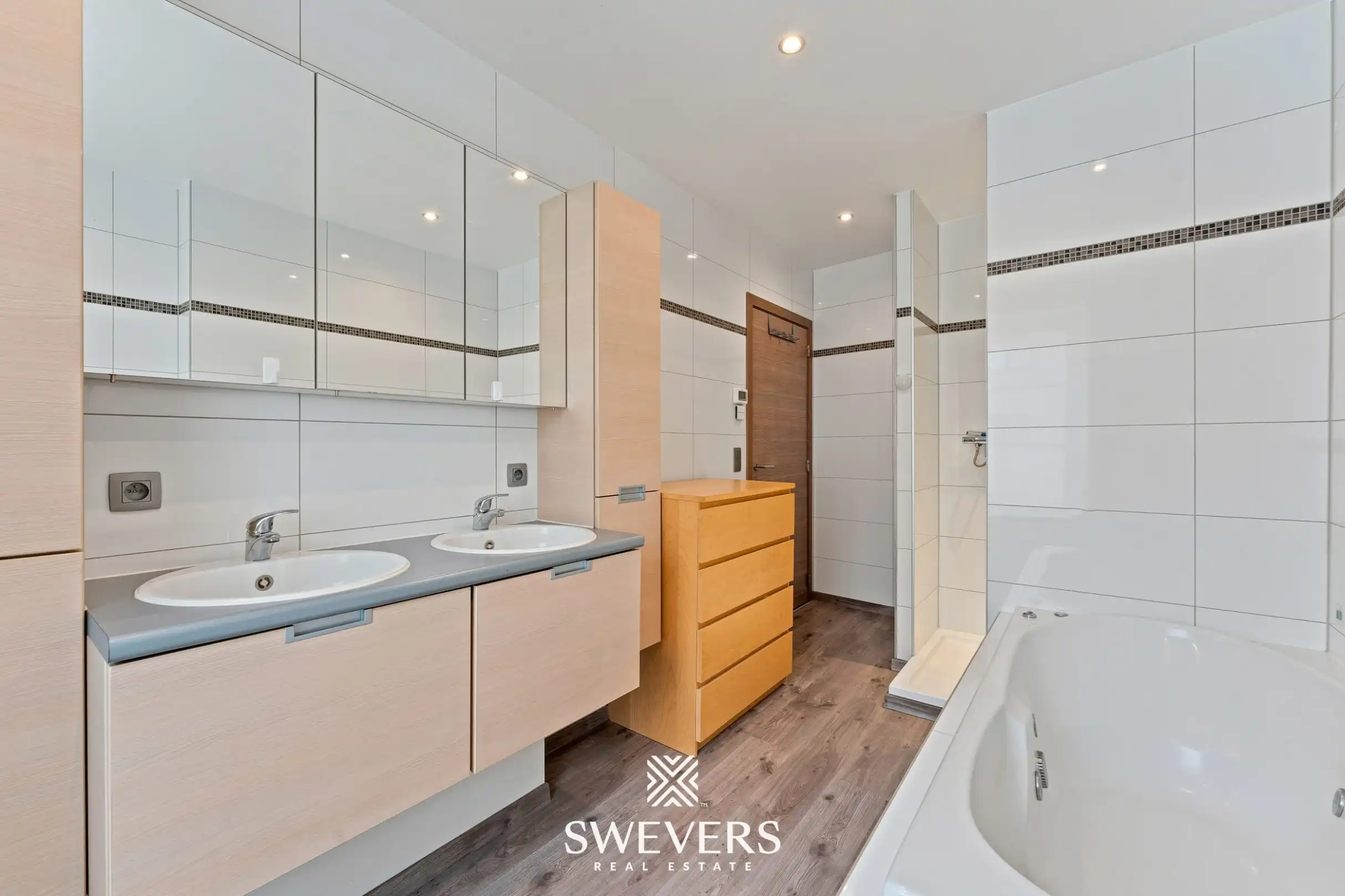 Instapklare woning met zonnige tuin in Borgloon foto 22