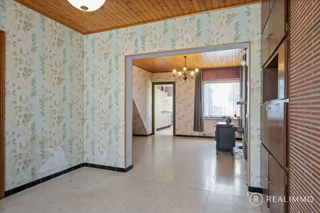 Renovatieproject met uitbreidingsmogelijkheden in rustige straat foto 7