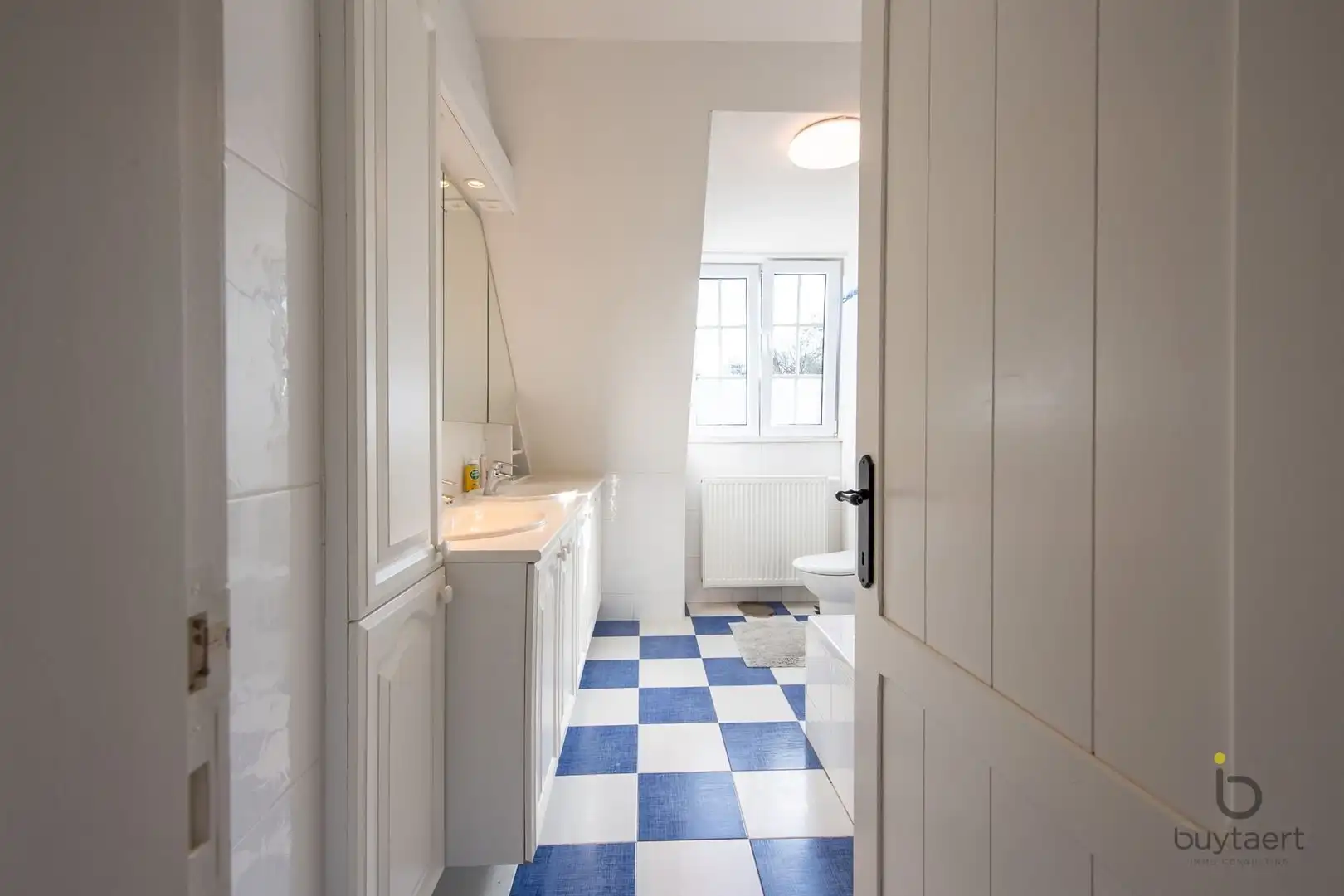  KARAKTERVOLLE WONING MET VIJF SLAAPKAMERS EN TUIN! foto 16