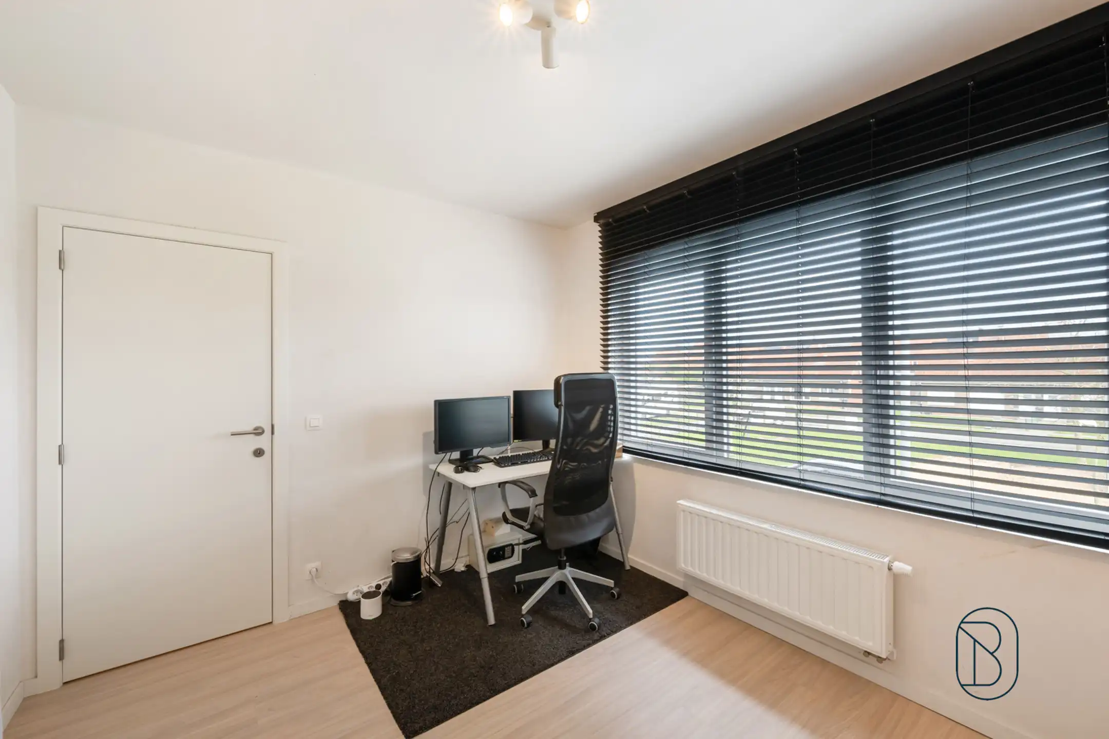 Volledig vernieuwde woning met 3 slk, garage en oprit foto 13