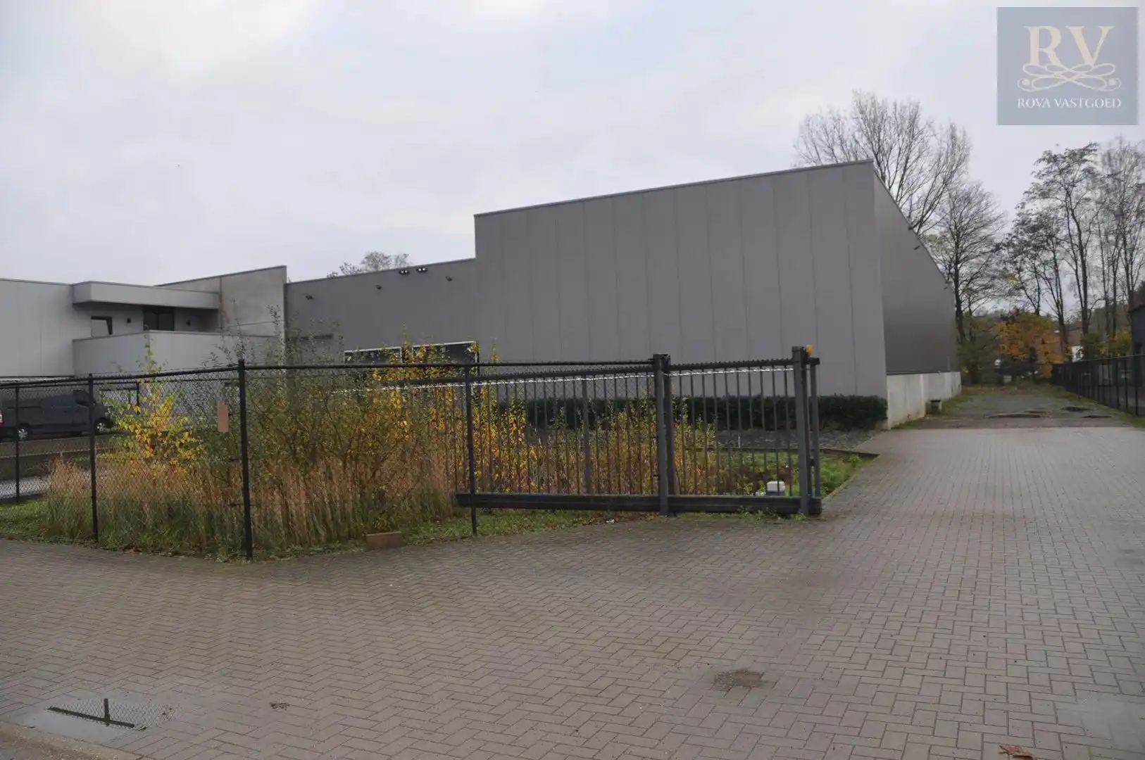 OPSLAGLOODS VAN +-407 M²&nbsp;OP&nbsp;EEN CENTRALE LOCATIE IN ZONHOVEN foto 2