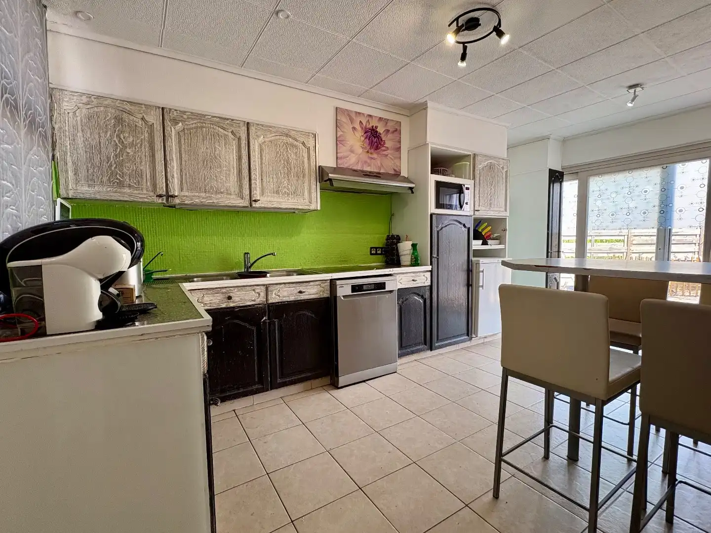 Woning te koop in het landelijke Tiegem met veel potentieel foto 6