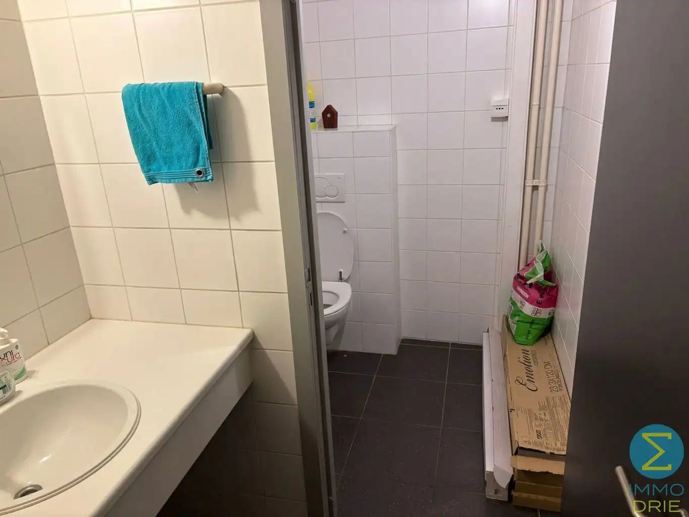 Verhuurd handelspand  van 160m² met 2 autostaanplaatsen foto 11