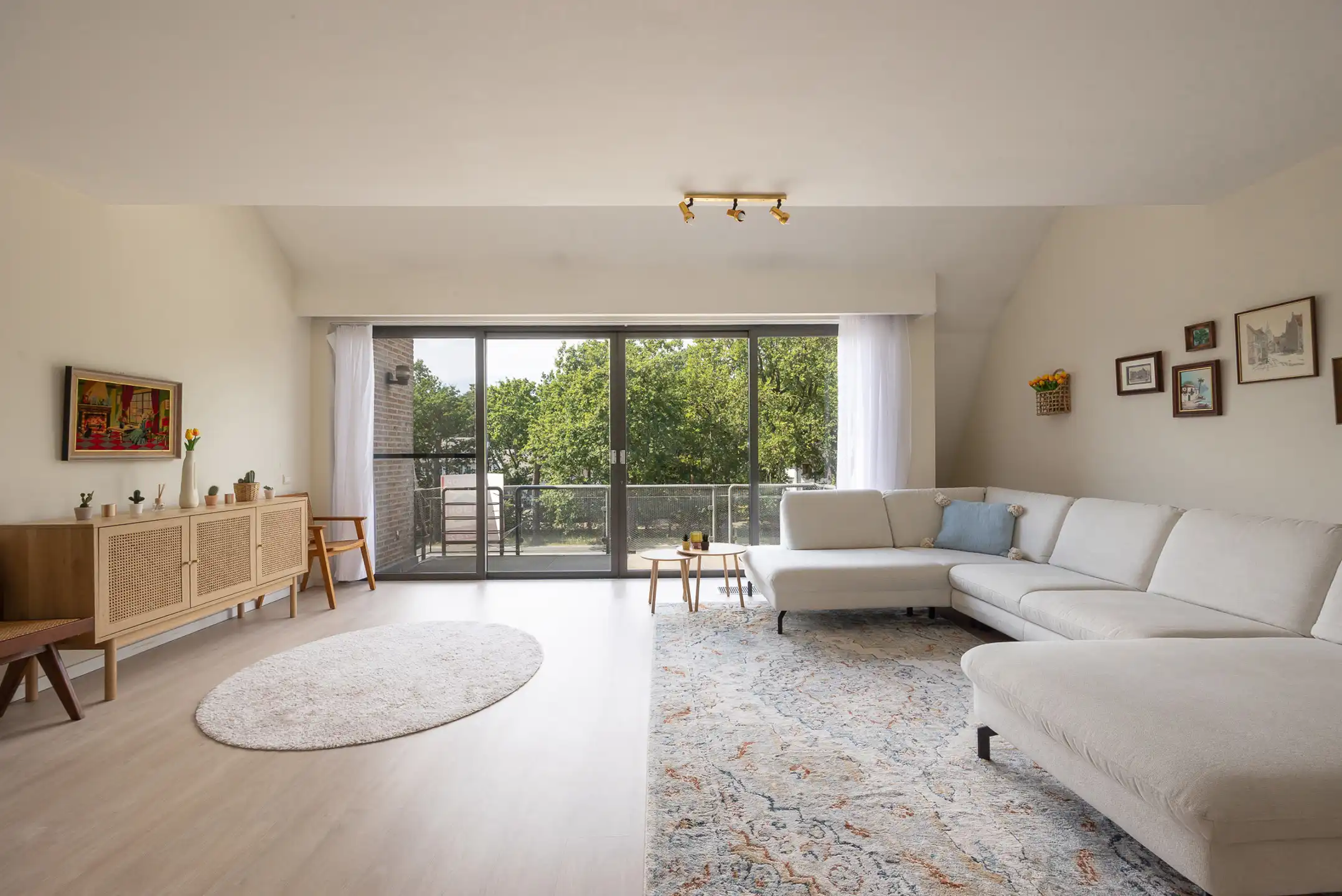 Lichtrijk en ruim appartement  120 m2 met zicht op groen foto 4