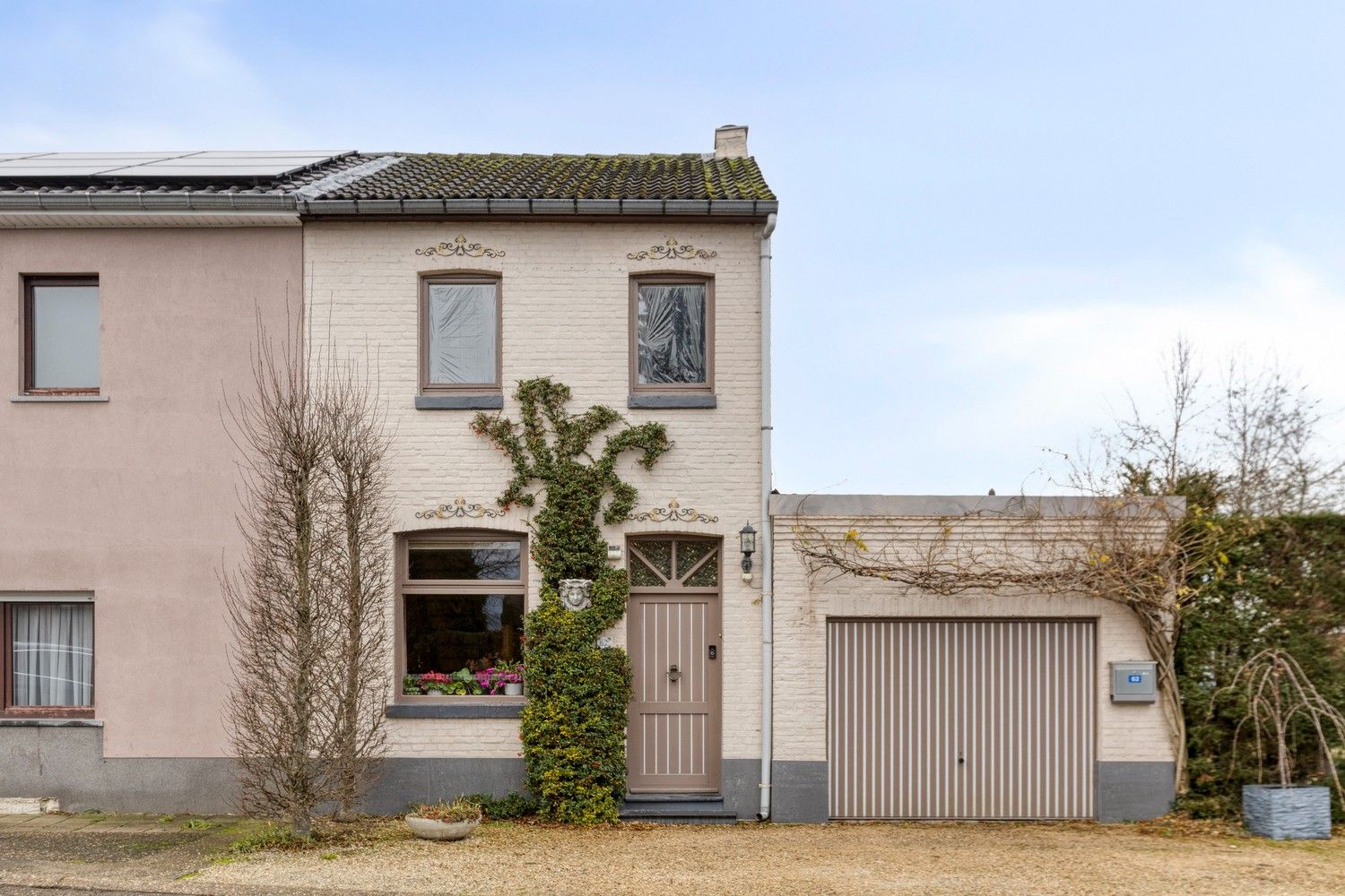 Karakteristieke, te renoveren woning met gezellige tuin en veel potentieel op een top-locatie te Lanaken foto 2