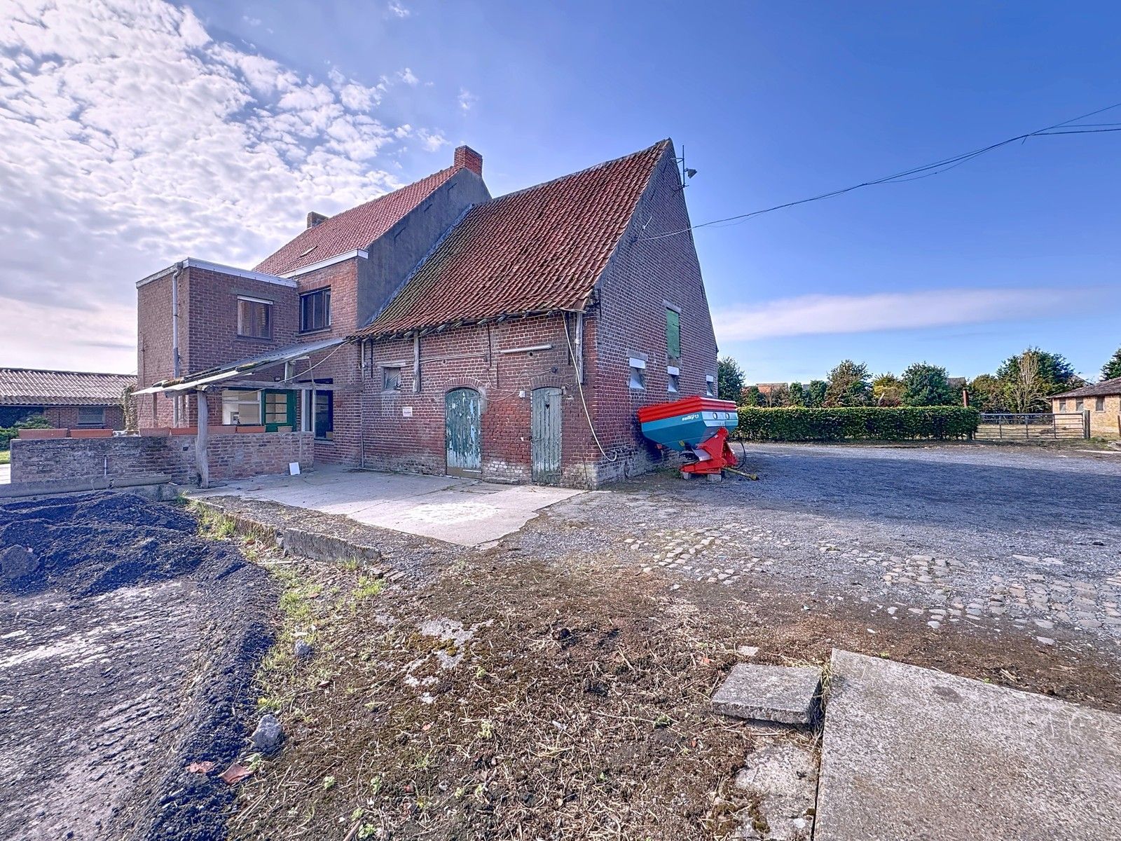 Te renoveren hoeve op crica 1 ha op GOEIE ligging! foto 27
