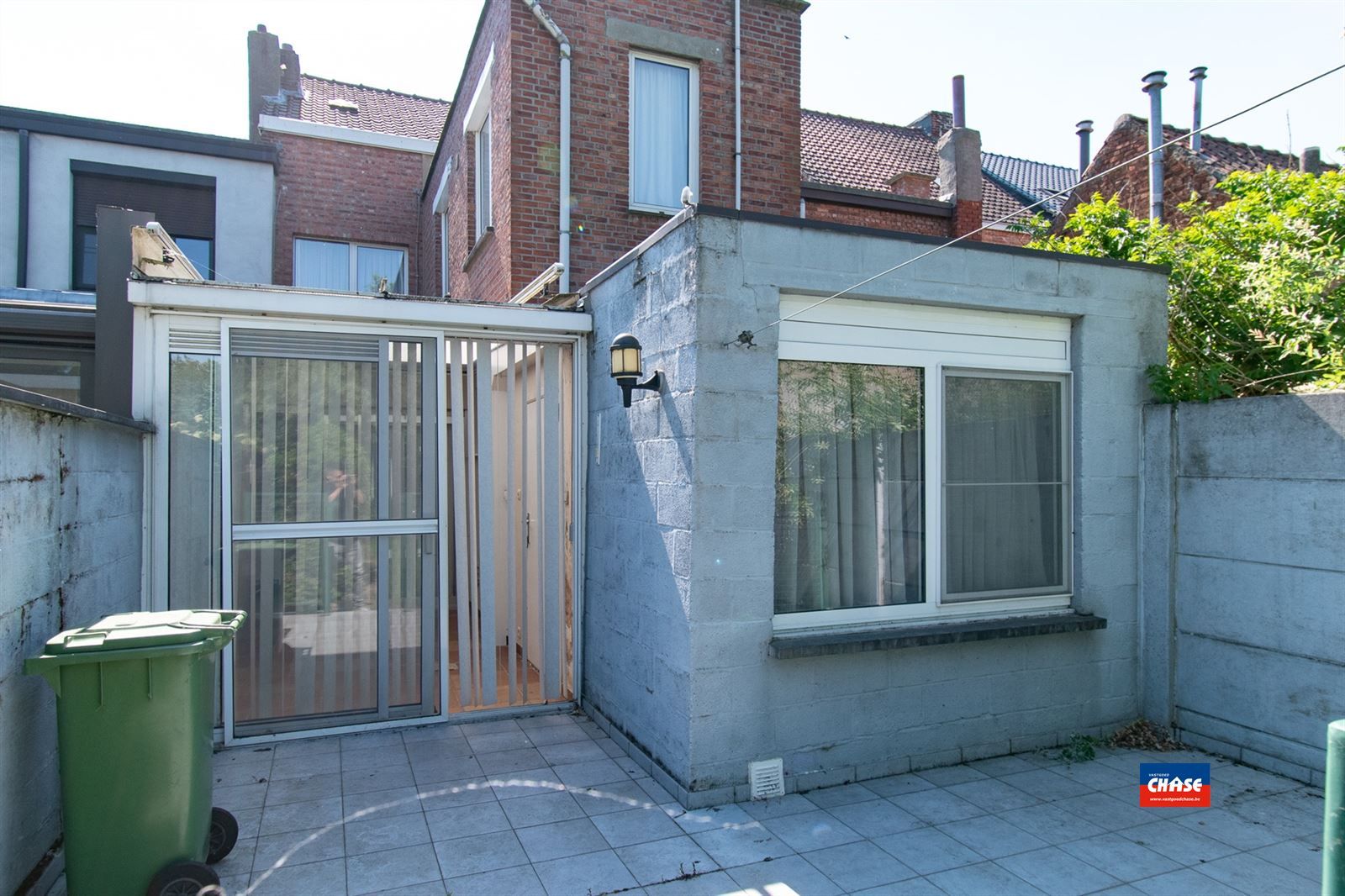 Rijwoning met 2 slpks, zolder en tuin foto 10