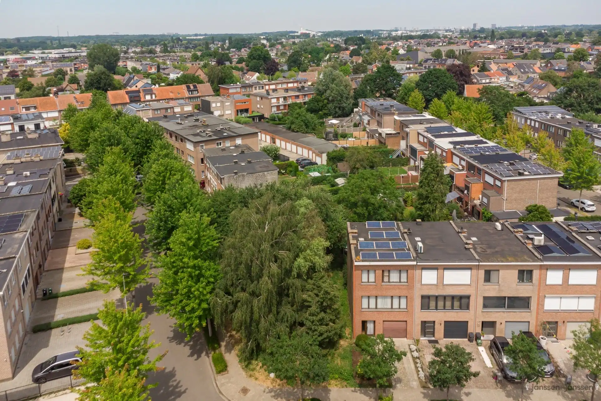 Bouwgrond van 386m² op centrale ligging voor HOB  foto 3