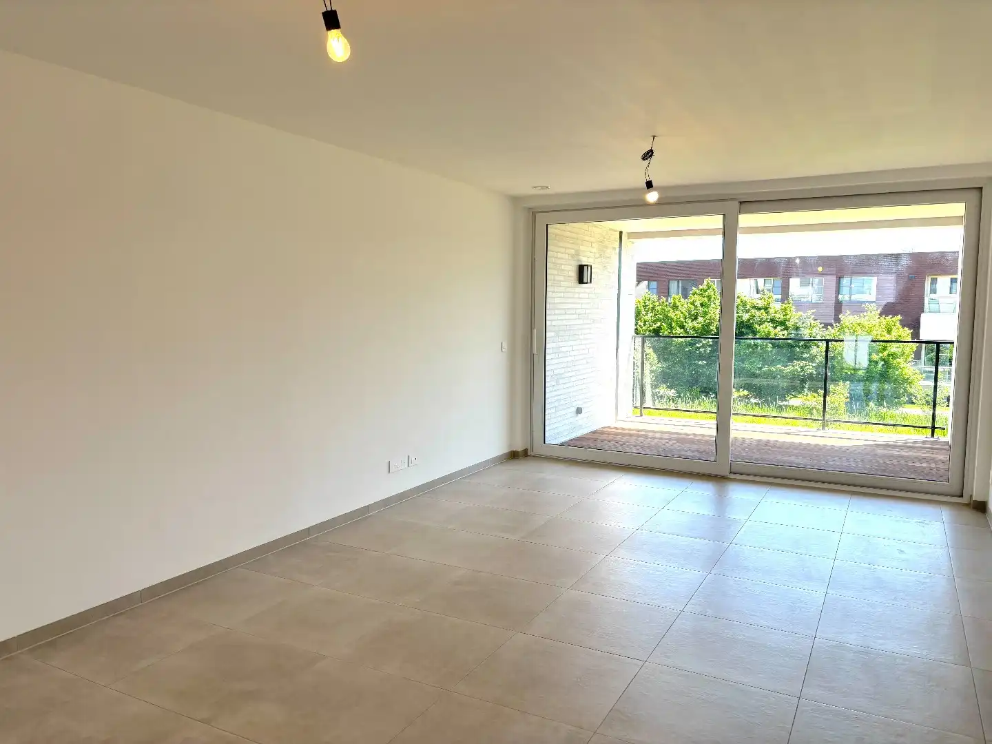Prachtig nieuwbouwappartement met garage en groot terras! foto 3