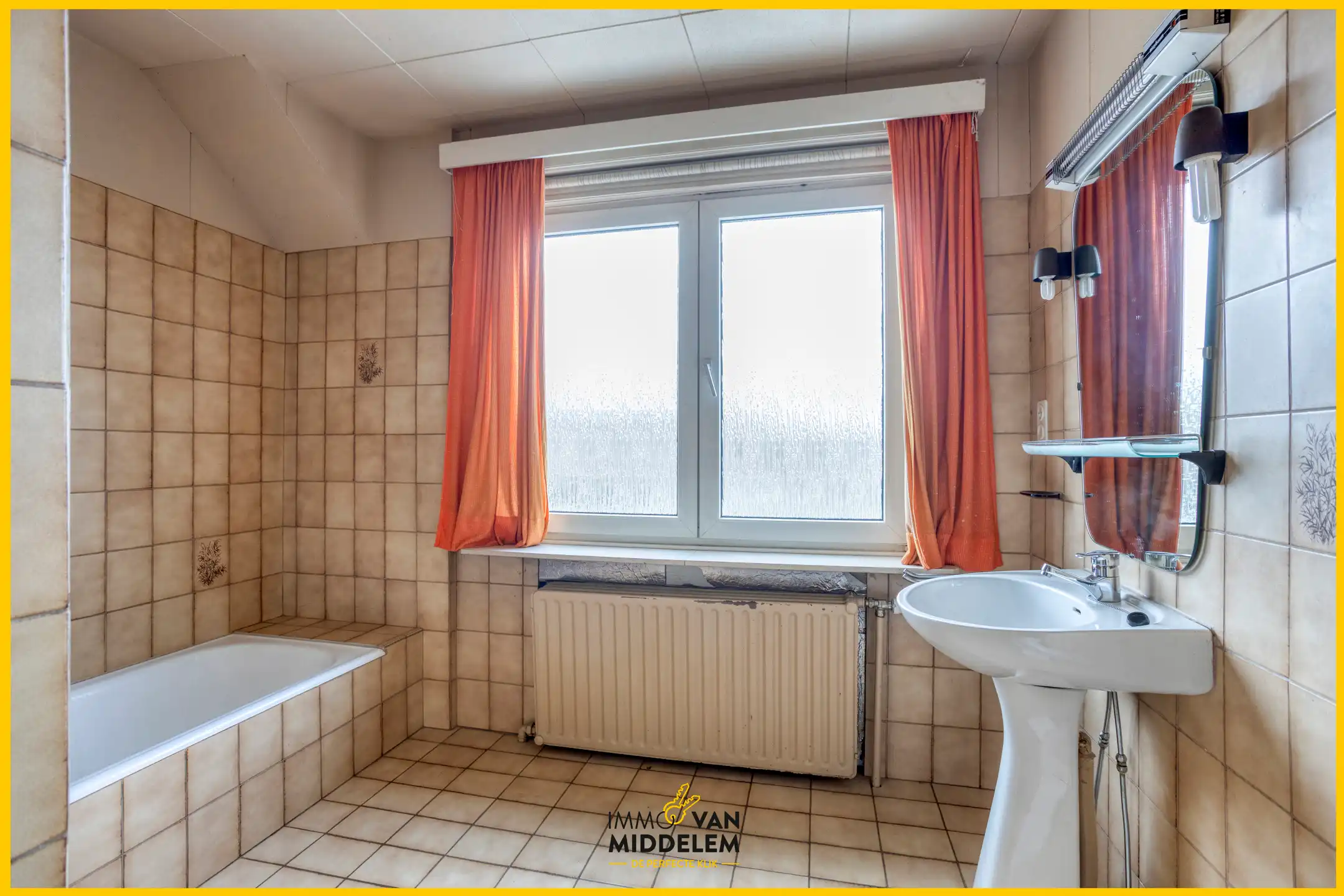 DEELS TE RENOVEREN WONING MET 4 SLPK, TERRAS, TUIN EN GARAGE foto 11