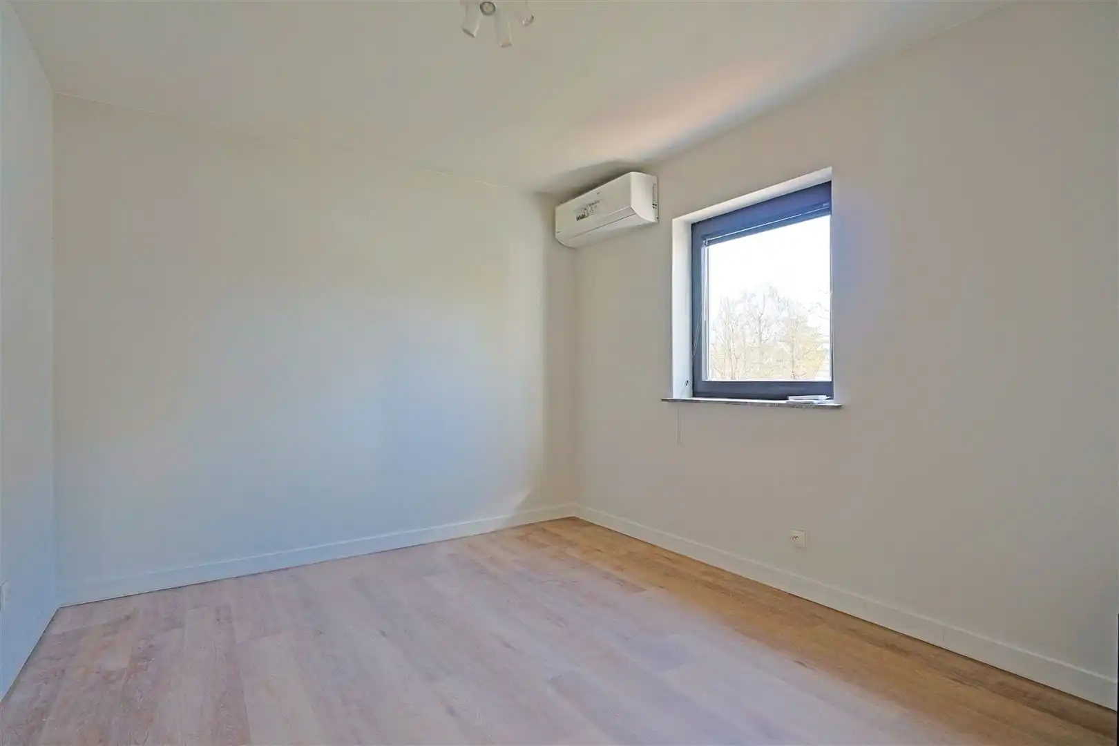 Gerenoveerde halfopen bebouwing op Berkenveld foto 10