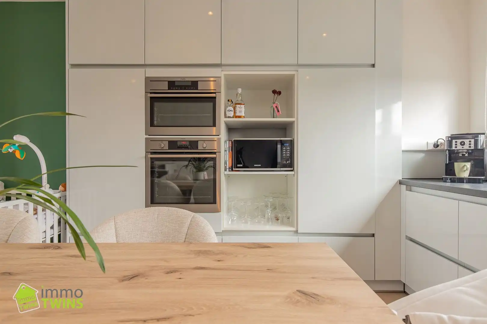 Ruim en stijlvol duplex appartement (155m²) met garage en staanplaats te Schoonaarde (Dendermonde). foto 8