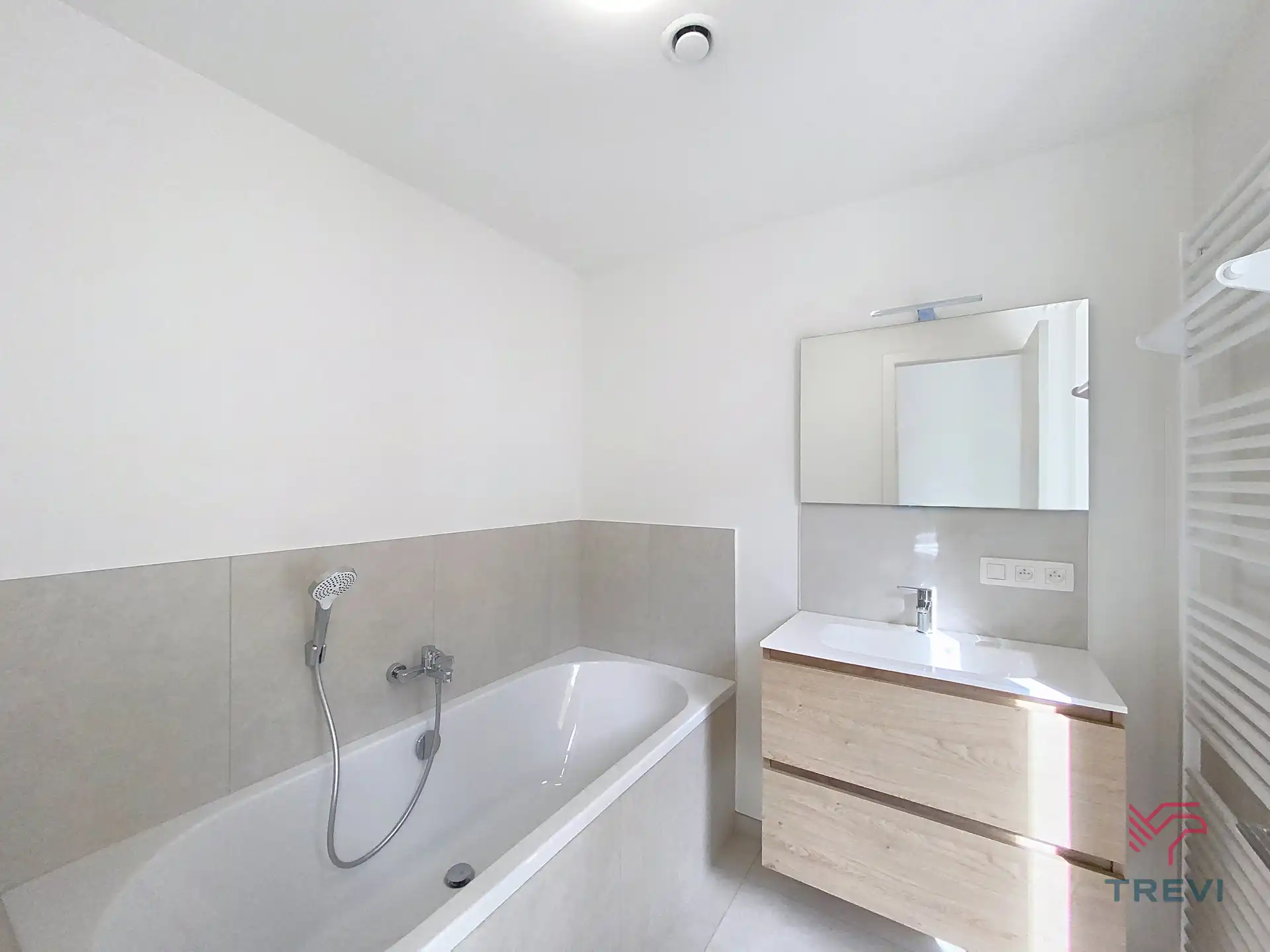 Nieuw huis met 3 slaapkamers en exterieur foto 15