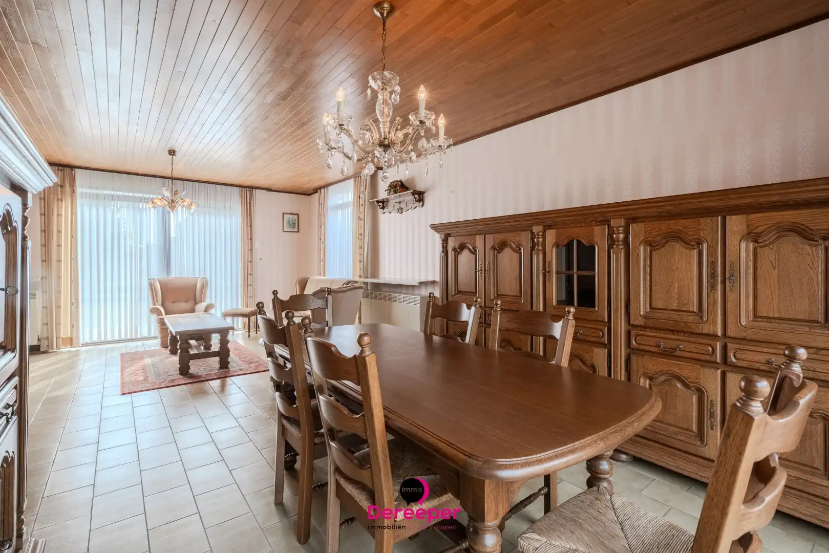 Te renoveren bungalow op ruim perceel van 678 m² foto 7