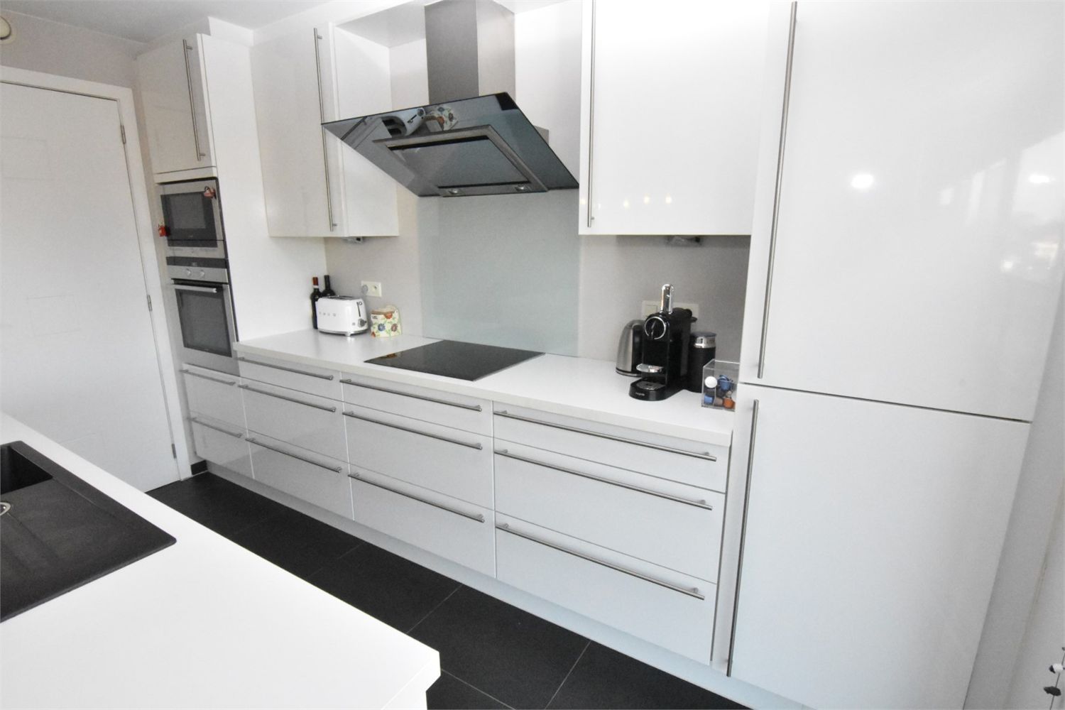 MOOI AFGEWERKT RUIM APPARTEMENT MET 2 SLPKS EN 2 TERRASSEN foto 8