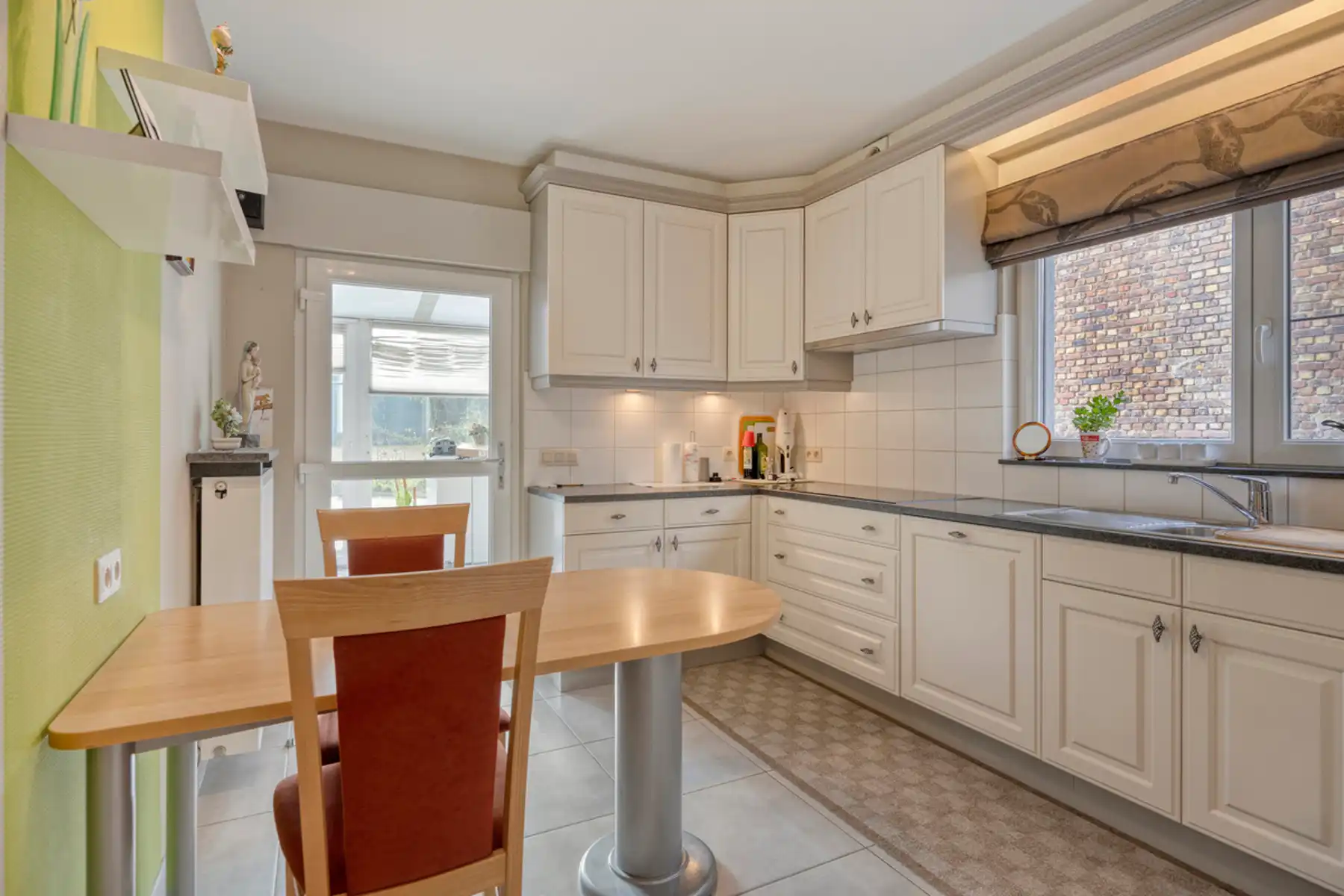 Instapklaar gelijkvloers appartement in centrum Buggenhout foto 8