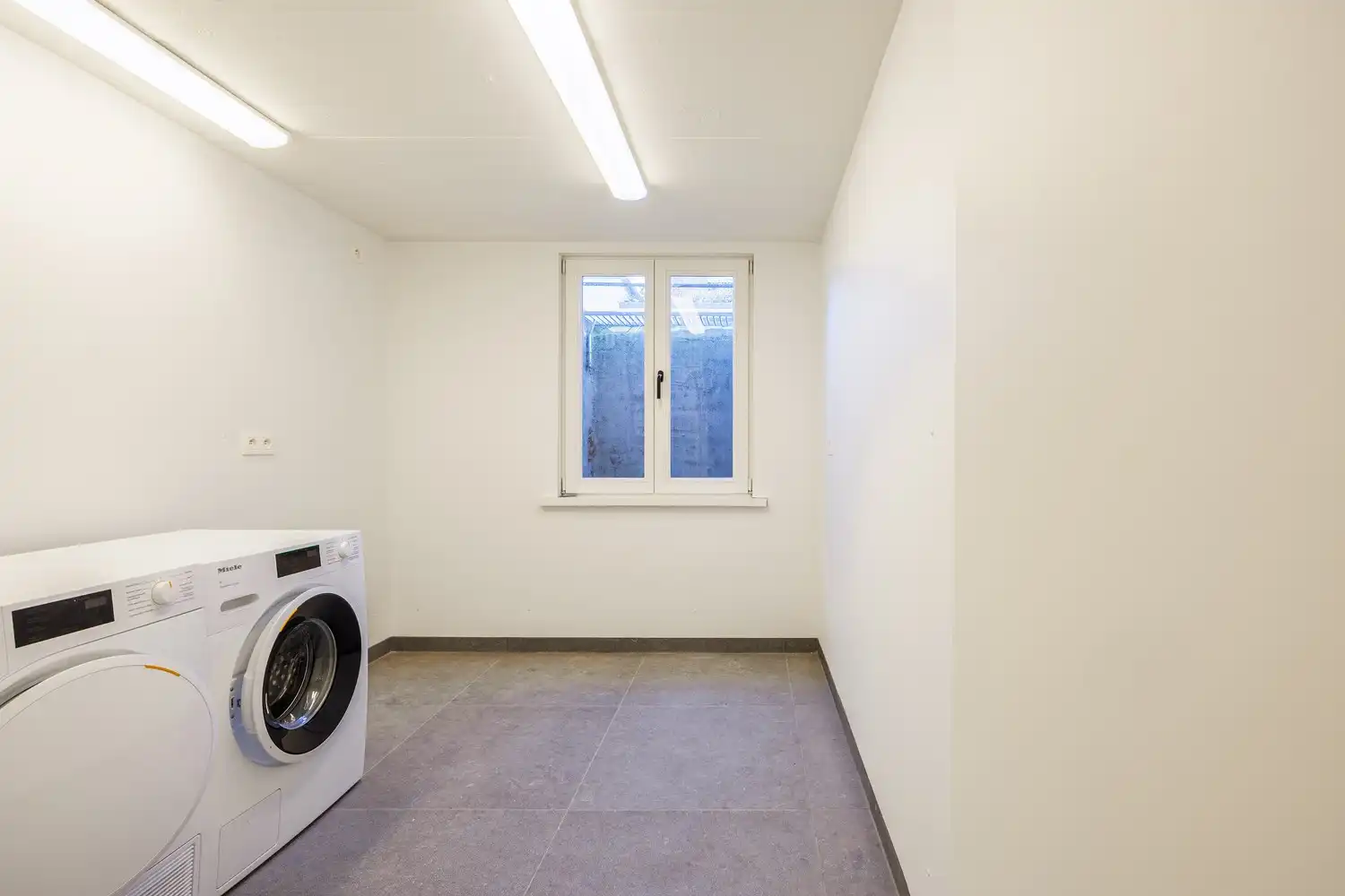 Exclusieve gerenoveerde koppelvilla vlak bij zee met 8 slaapkamers foto 38
