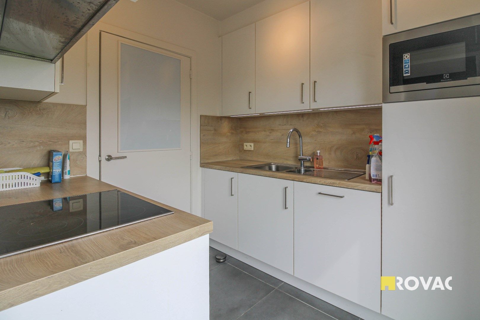 Instapklaar appartement met garage! foto 6
