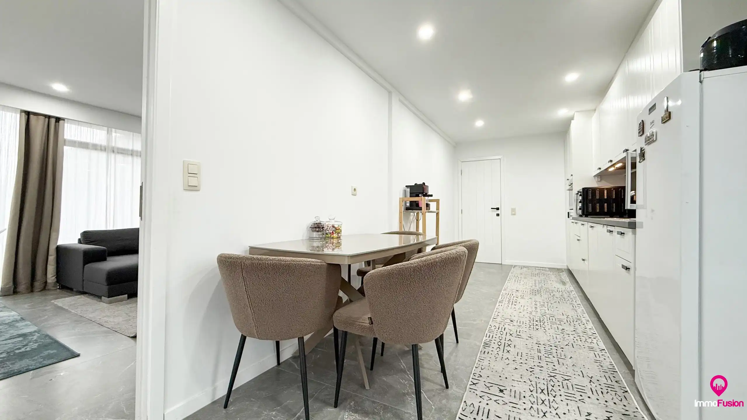 Gerenoveerde woning met 3 slaapkamers en ruime tuin! foto 9
