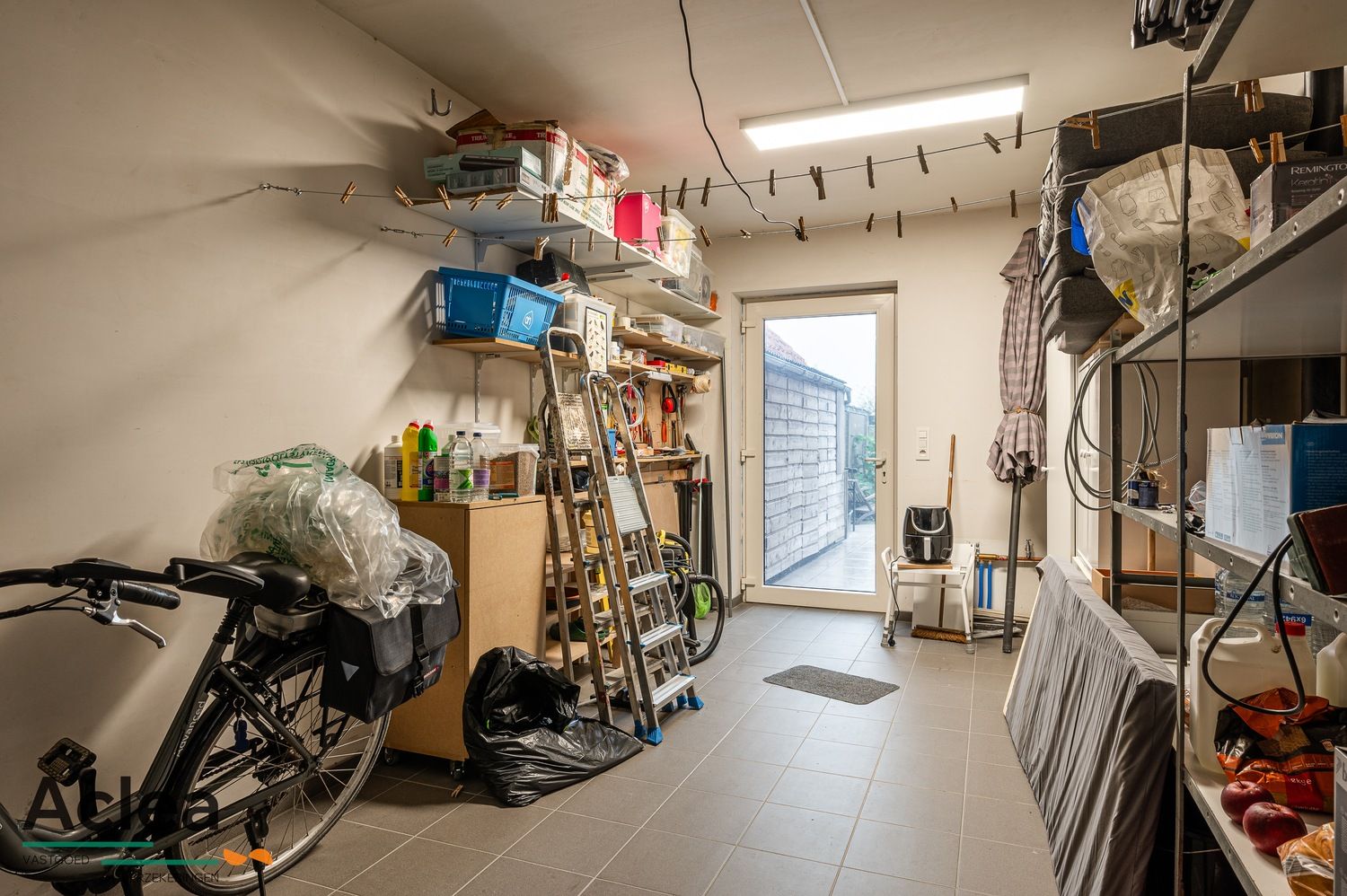 Strakke moderne woning met prachtig open zicht op een rustige locatie foto 13