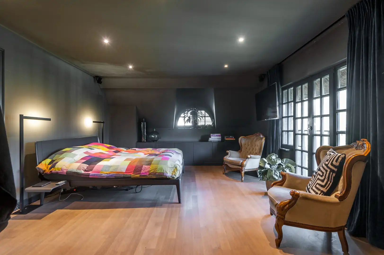 PRACHTIGE EN UNIEKE VILLA MET RIETEN DAK foto 6