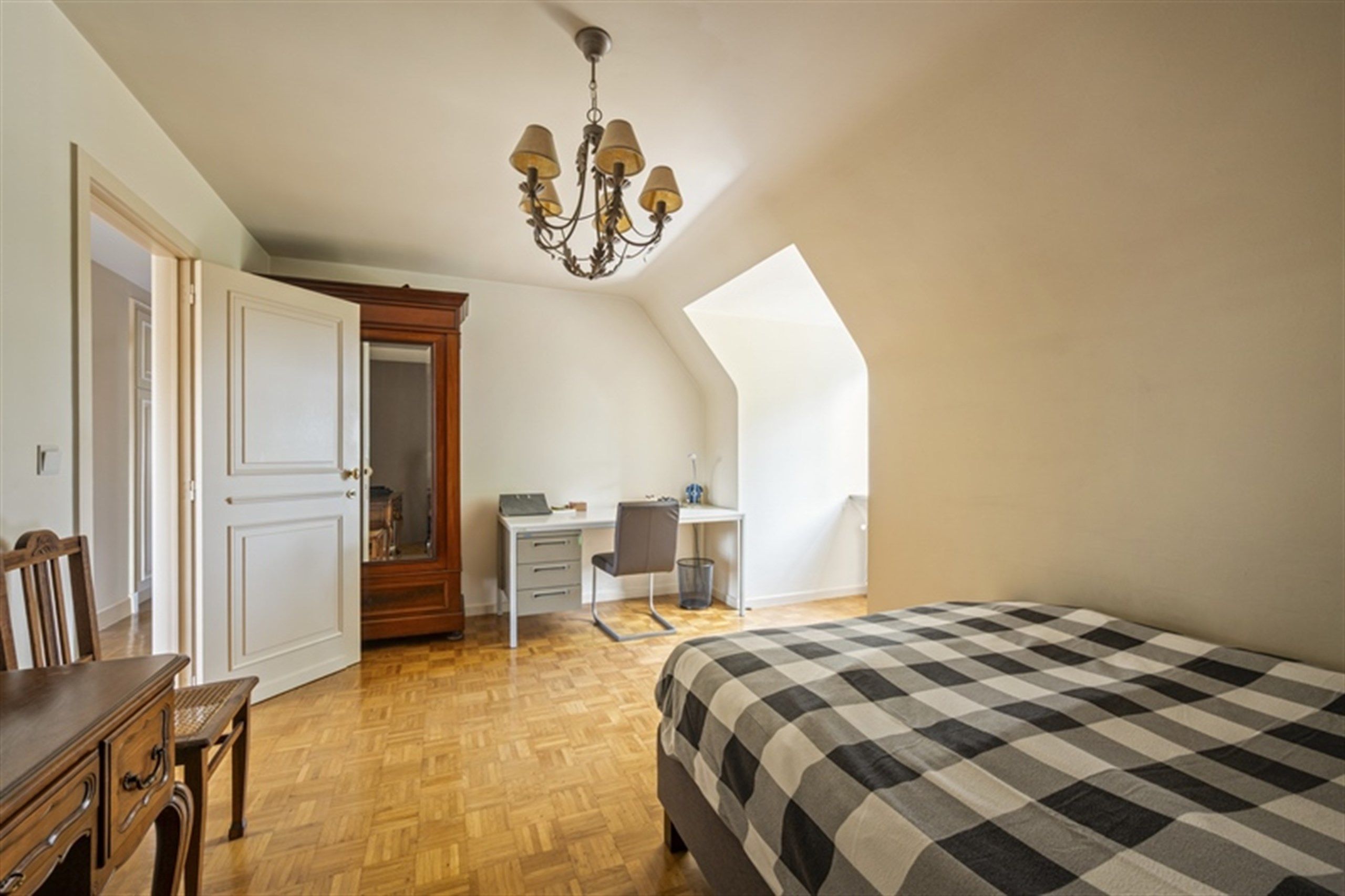 Kom binnen, kom dromen: royale eigendom op 3057 m² foto 17