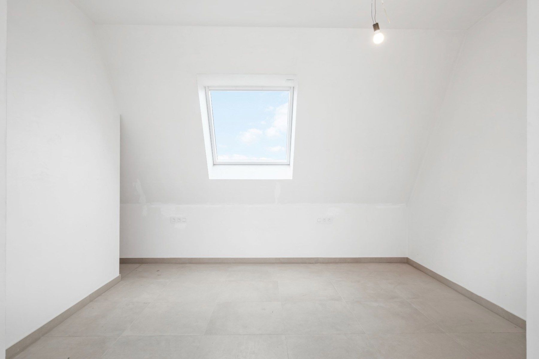 Trendy dakappartement in Eernegem. foto 5