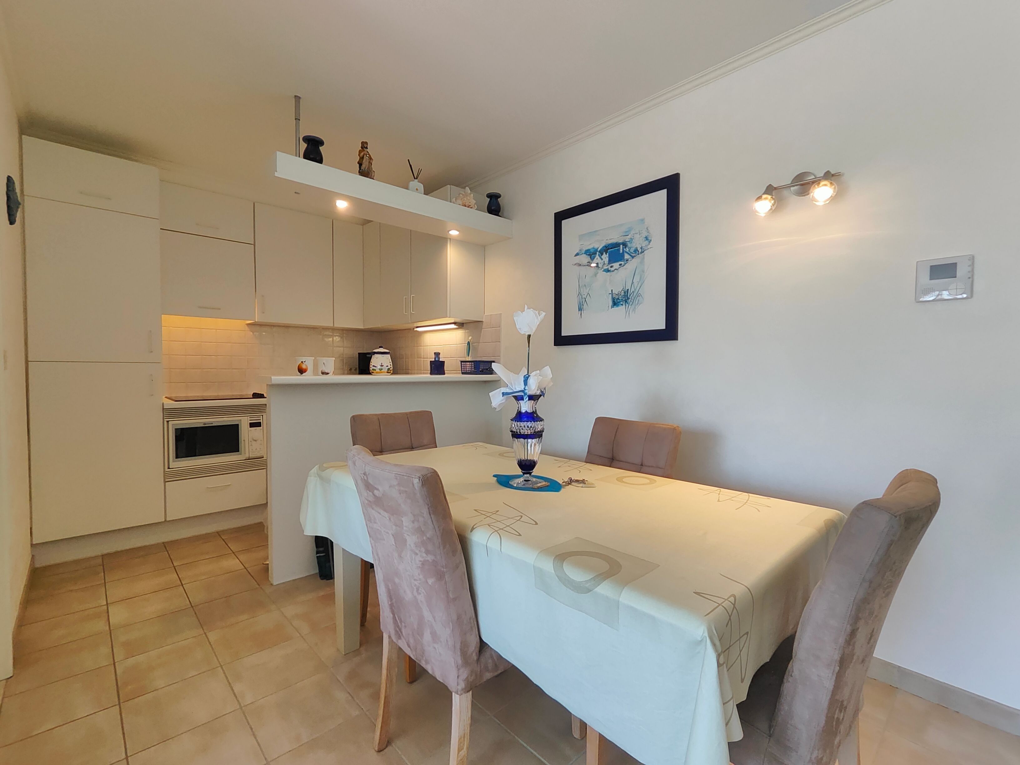 Instapklaar gelijkvloers appartement  + berging + ev. GARAGE!* foto 5