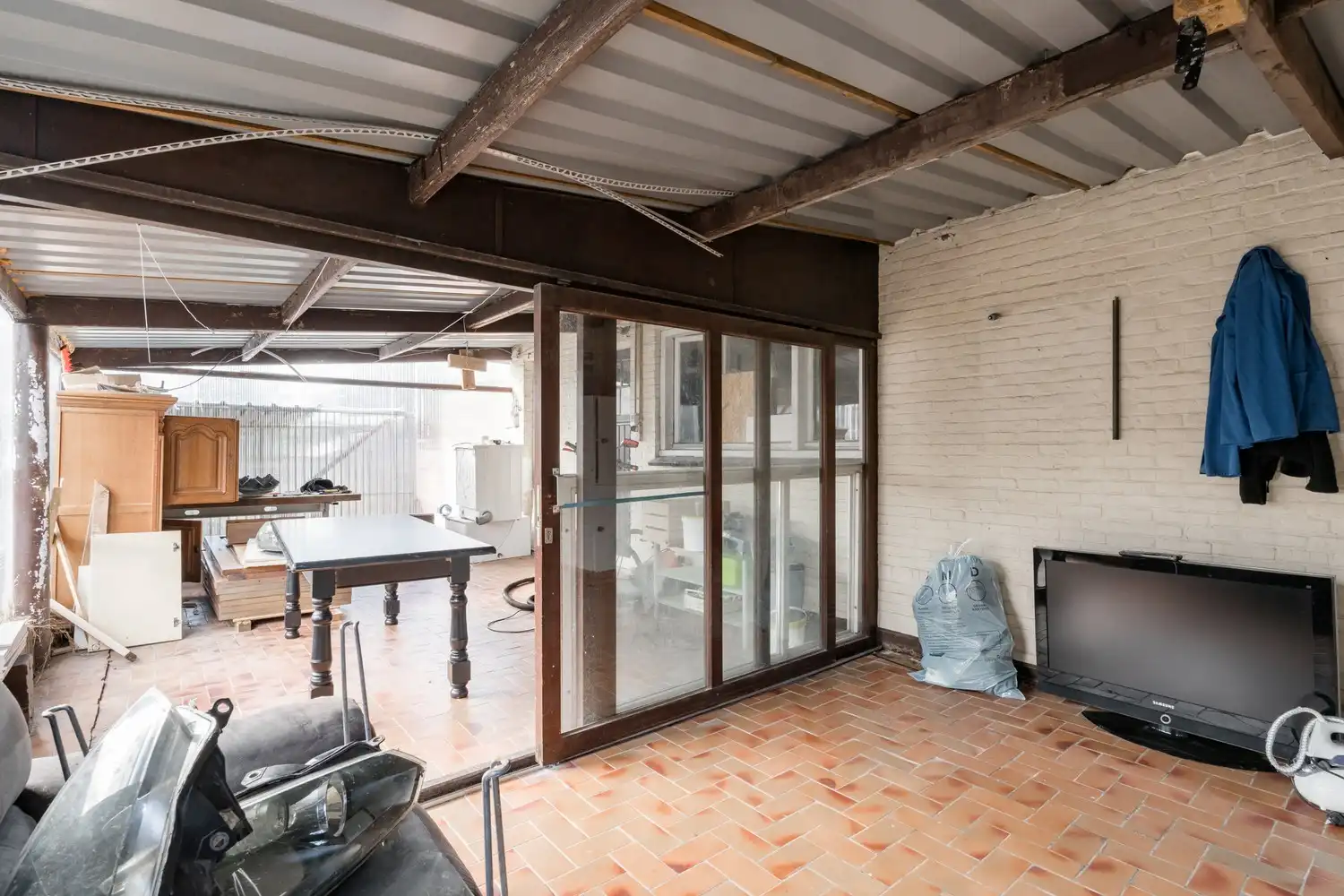 Leuke gezinswoning met 3 slaapkamers nabij de verbindingswegen foto 20