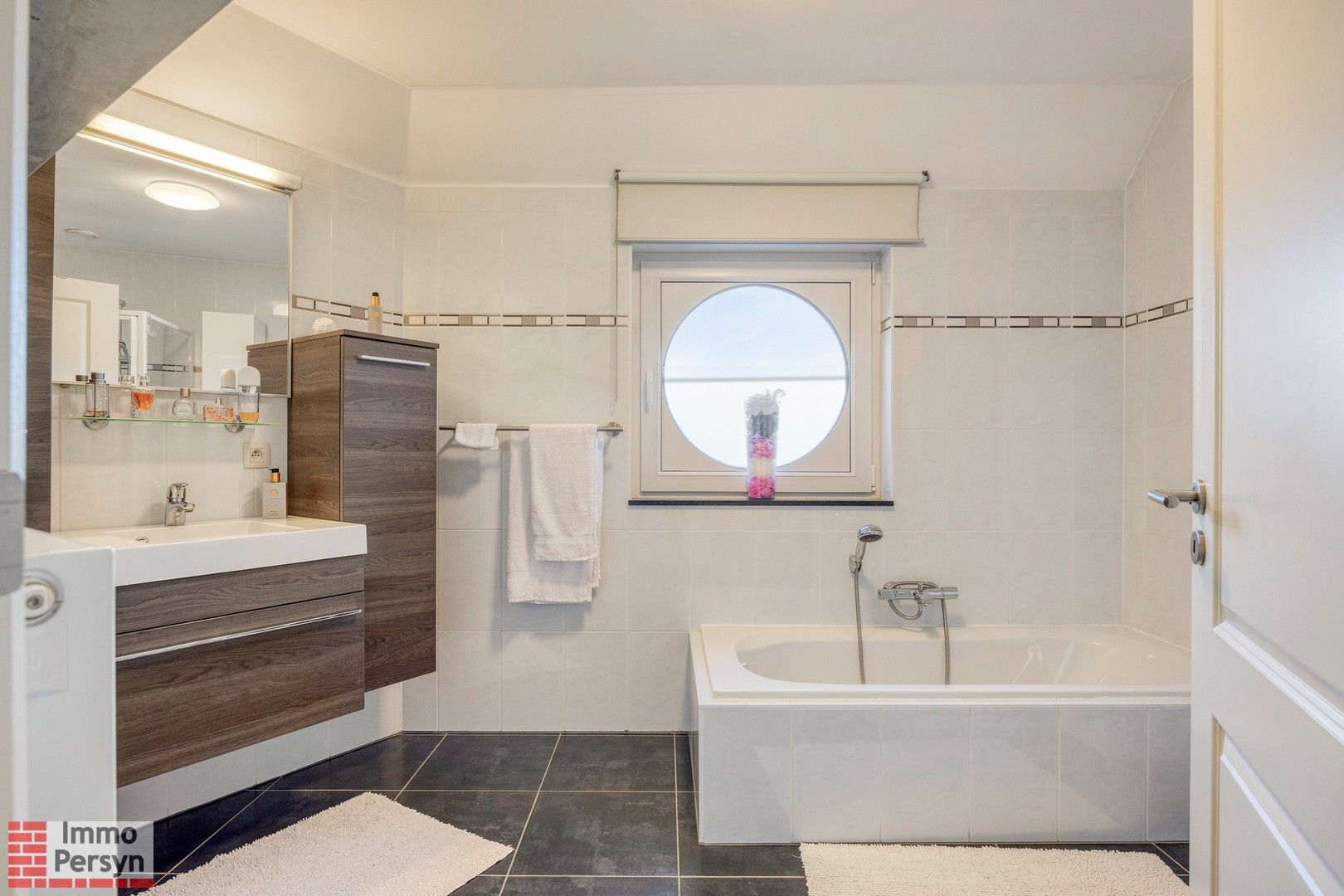 instapklaar appartement, 2 slpkmrs, lift, berging en garage foto 14