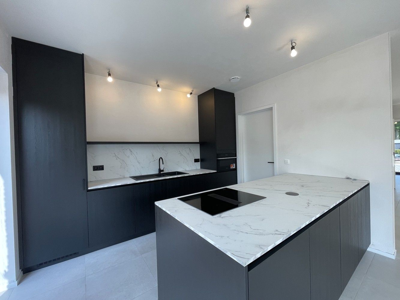 Afgewerkte nieuwbouwwoning met 3 slaapkamers foto 4