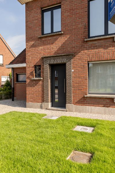 Volledig gerenoveerde halfopen bebouwing met tuin, veranda, kelder en vier slaapkamers in rustige buurt foto 27